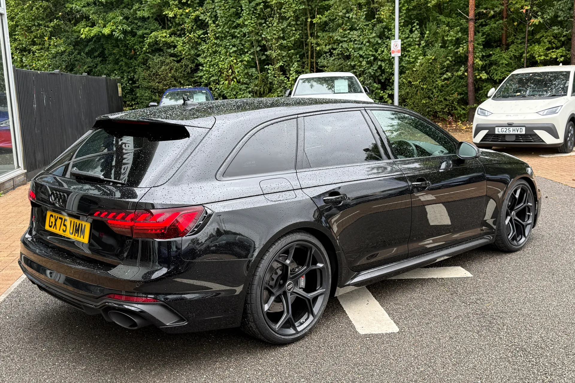 Audi RS4 thumbnail image number 7