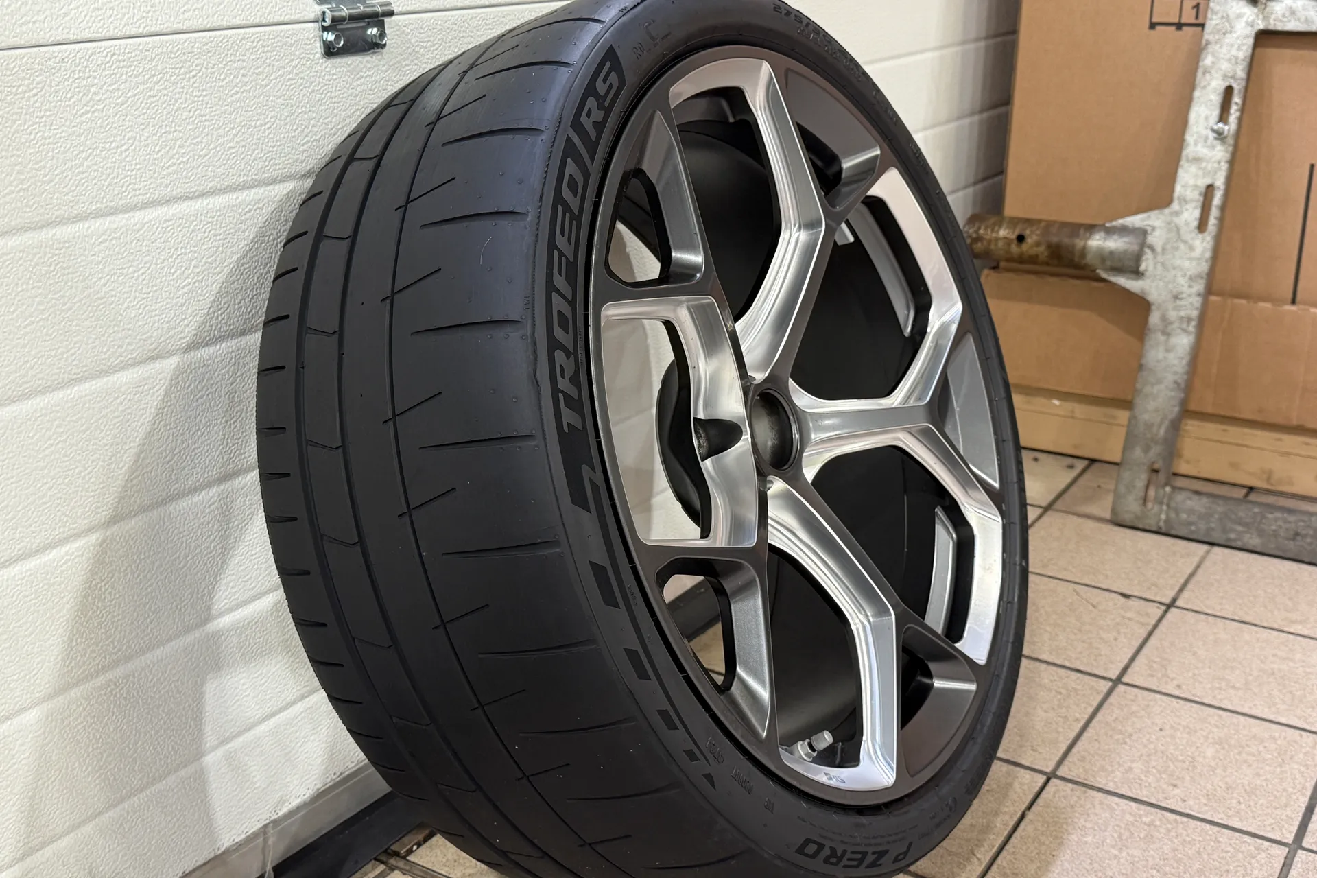 Audi RS4 thumbnail image number 65