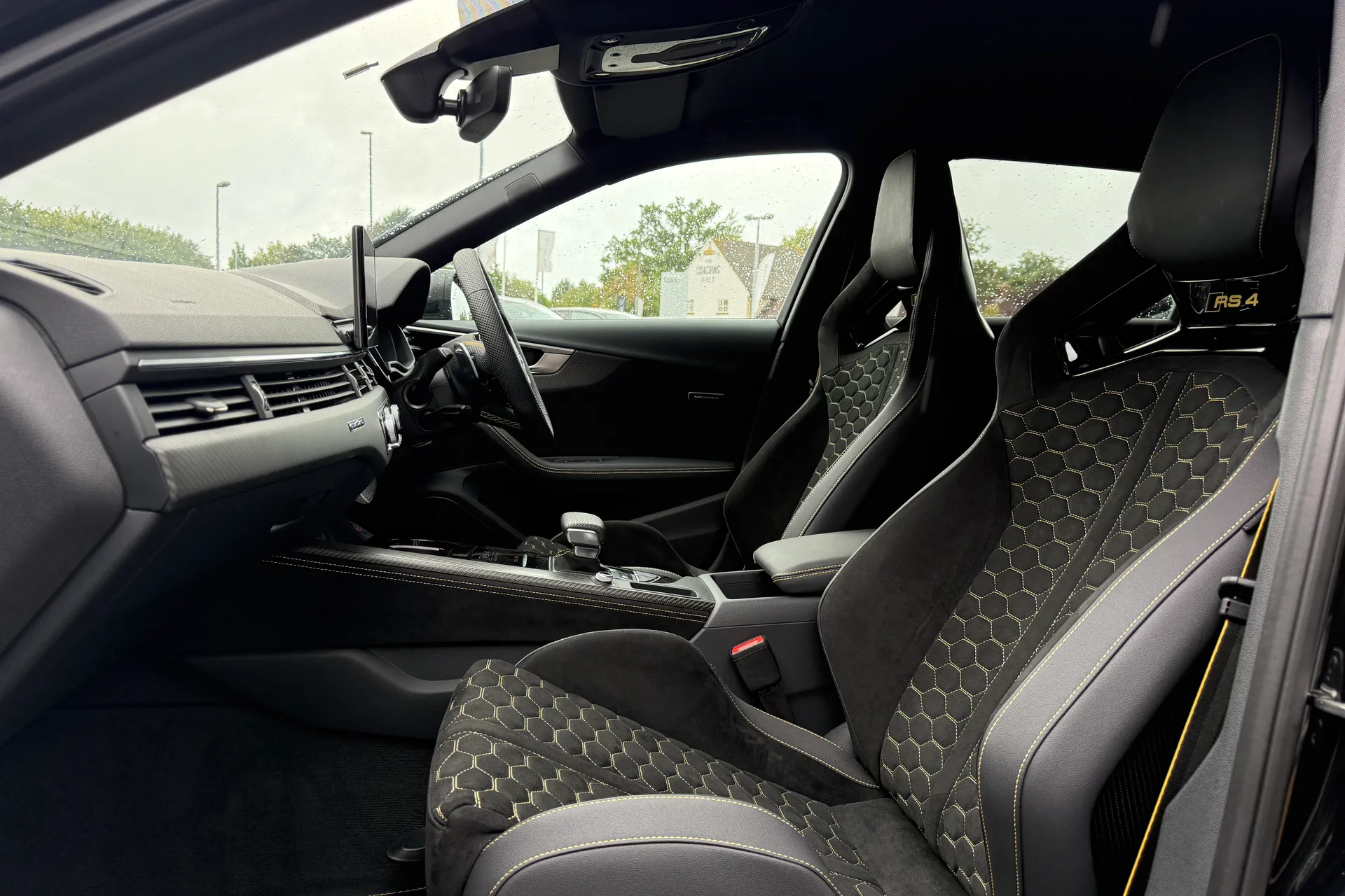 Audi RS4 thumbnail image number 18