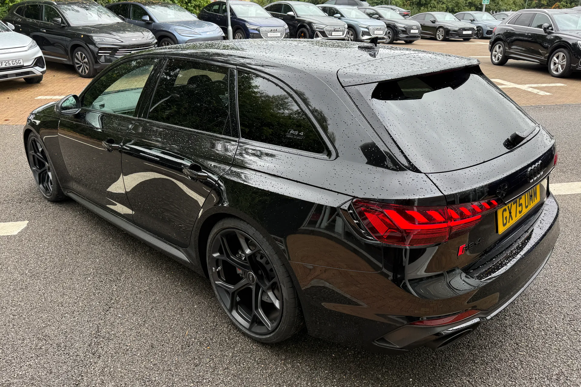 Audi RS4 thumbnail image number 9