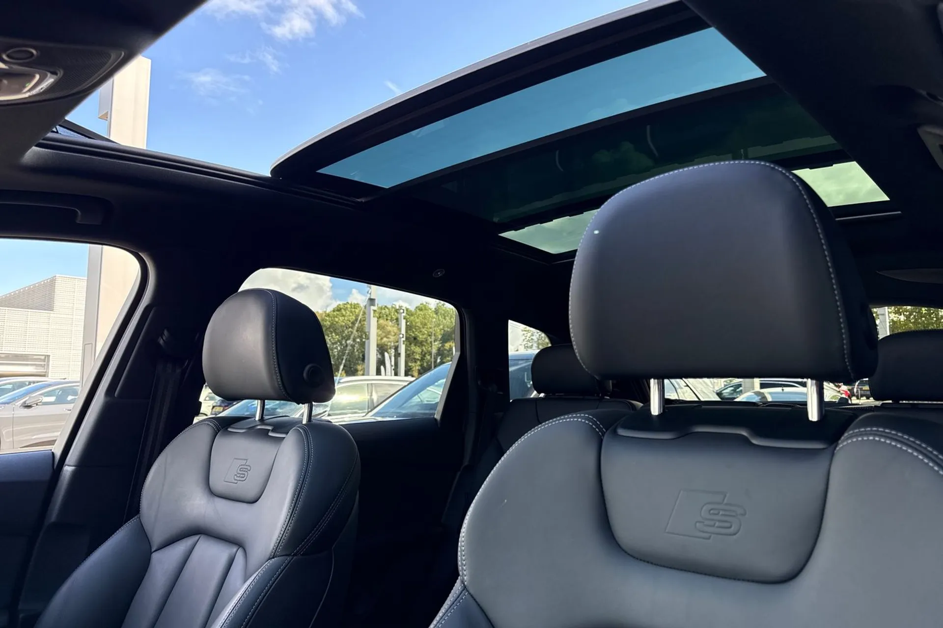 Audi Q7 thumbnail image number 39