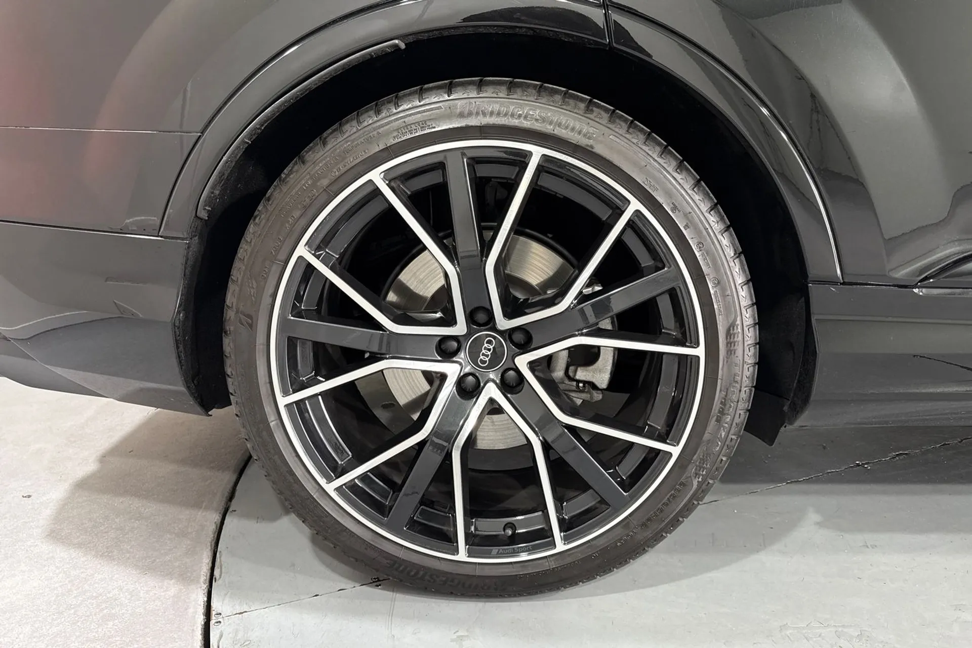 Audi Q7 thumbnail image number 19