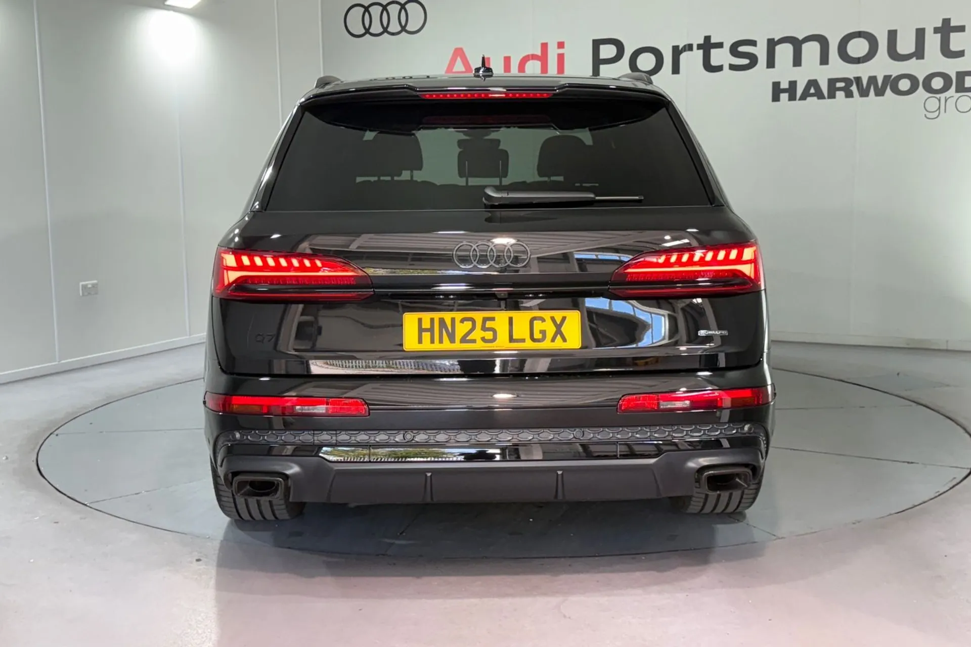 Audi Q7 thumbnail image number 12