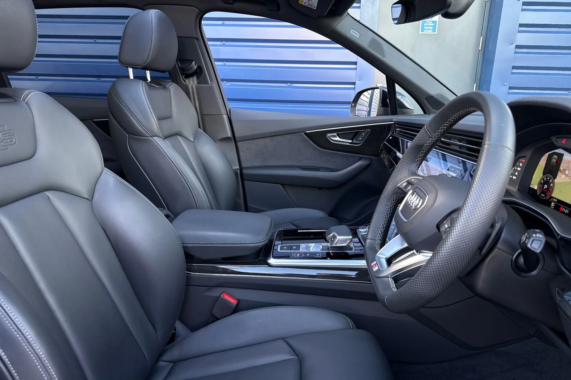 Audi Q7 thumbnail image number 33