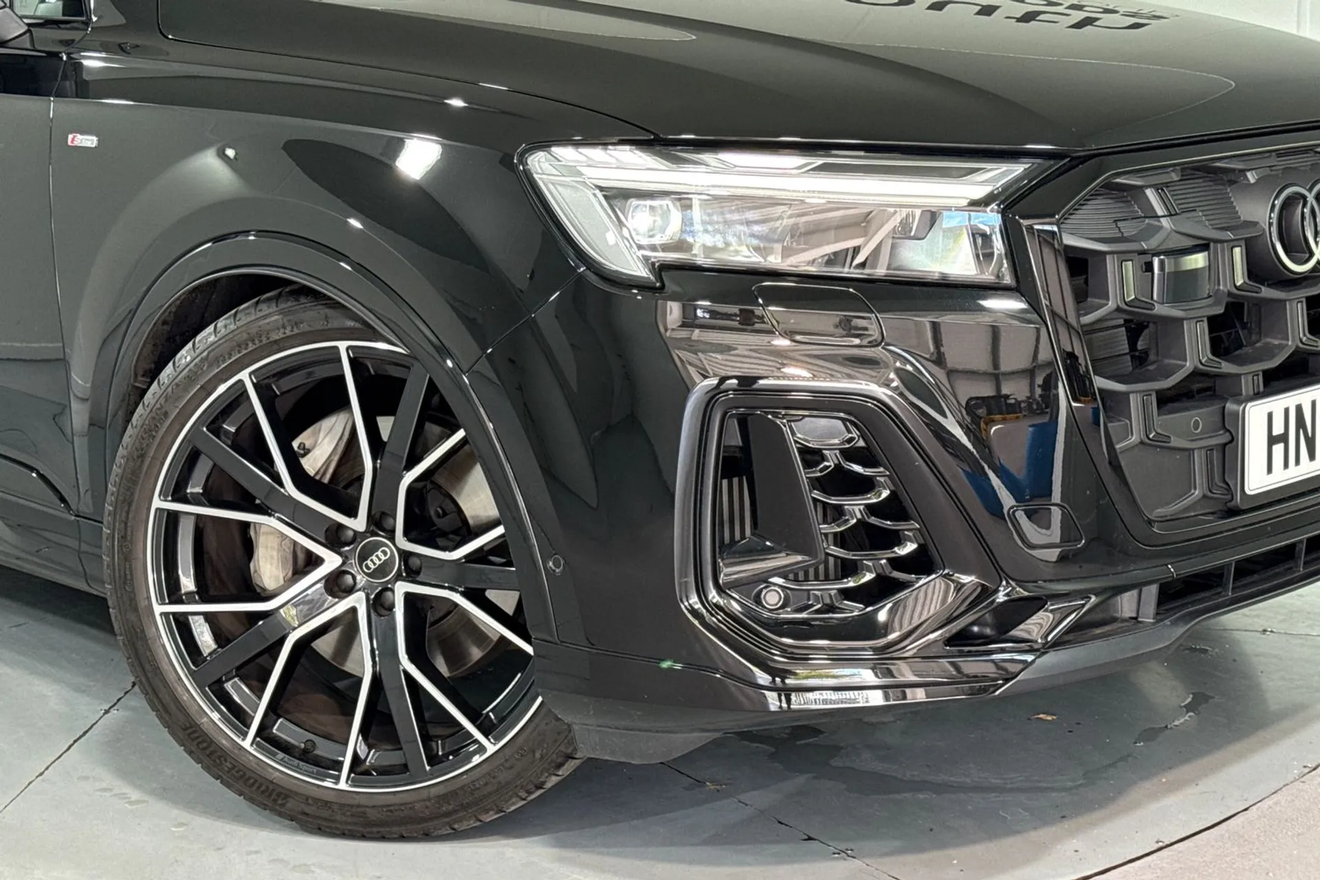 Audi Q7 thumbnail image number 9