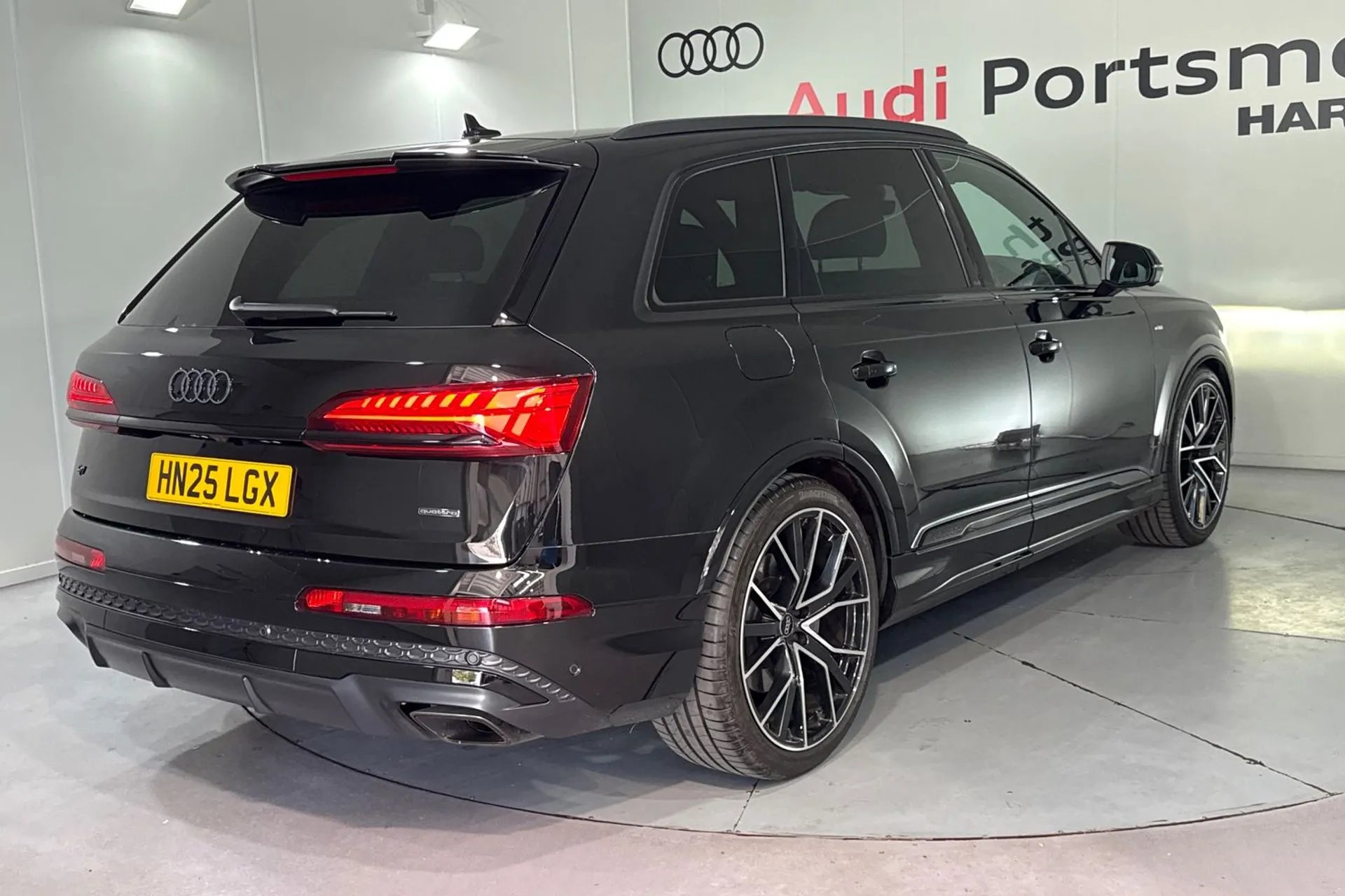 Audi Q7 thumbnail image number 10