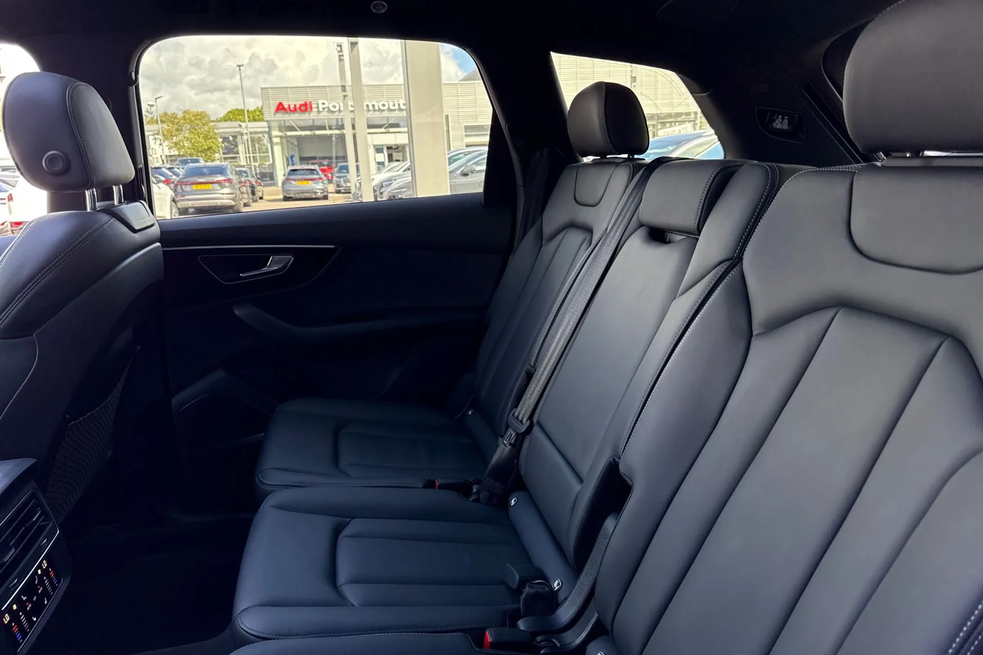 Audi Q7 thumbnail image number 40