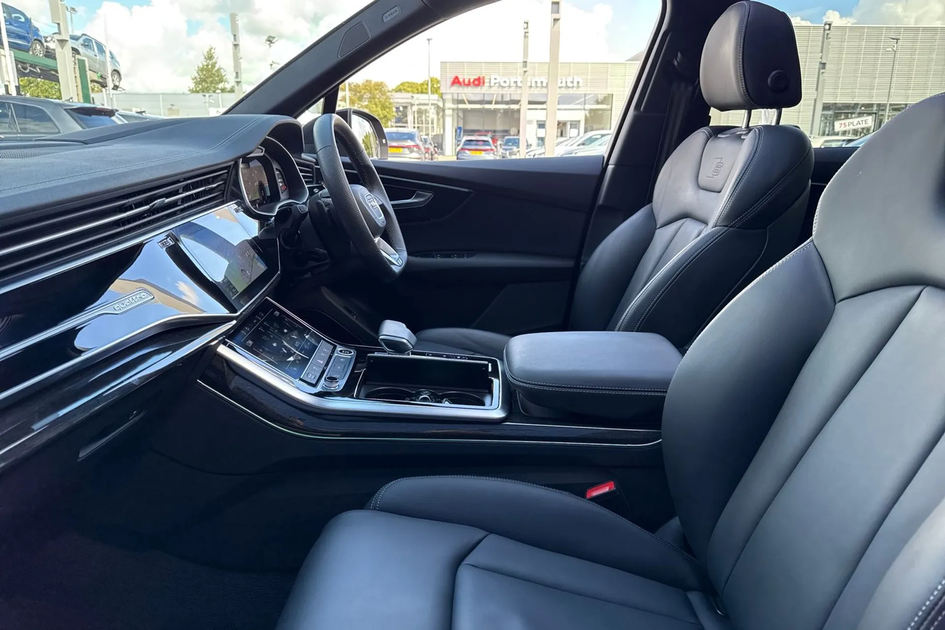 Audi Q7 thumbnail image number 38