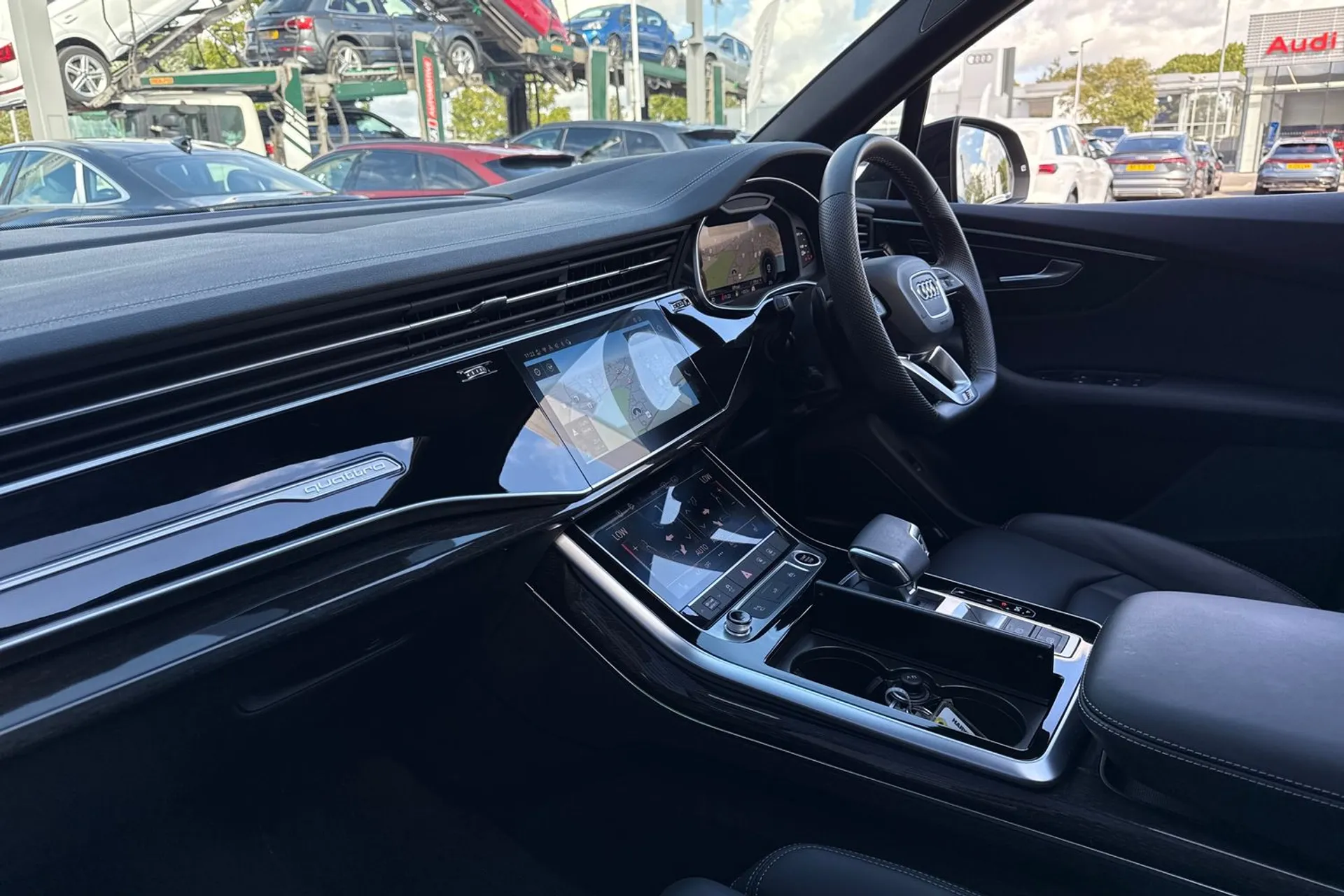 Audi Q7 thumbnail image number 37