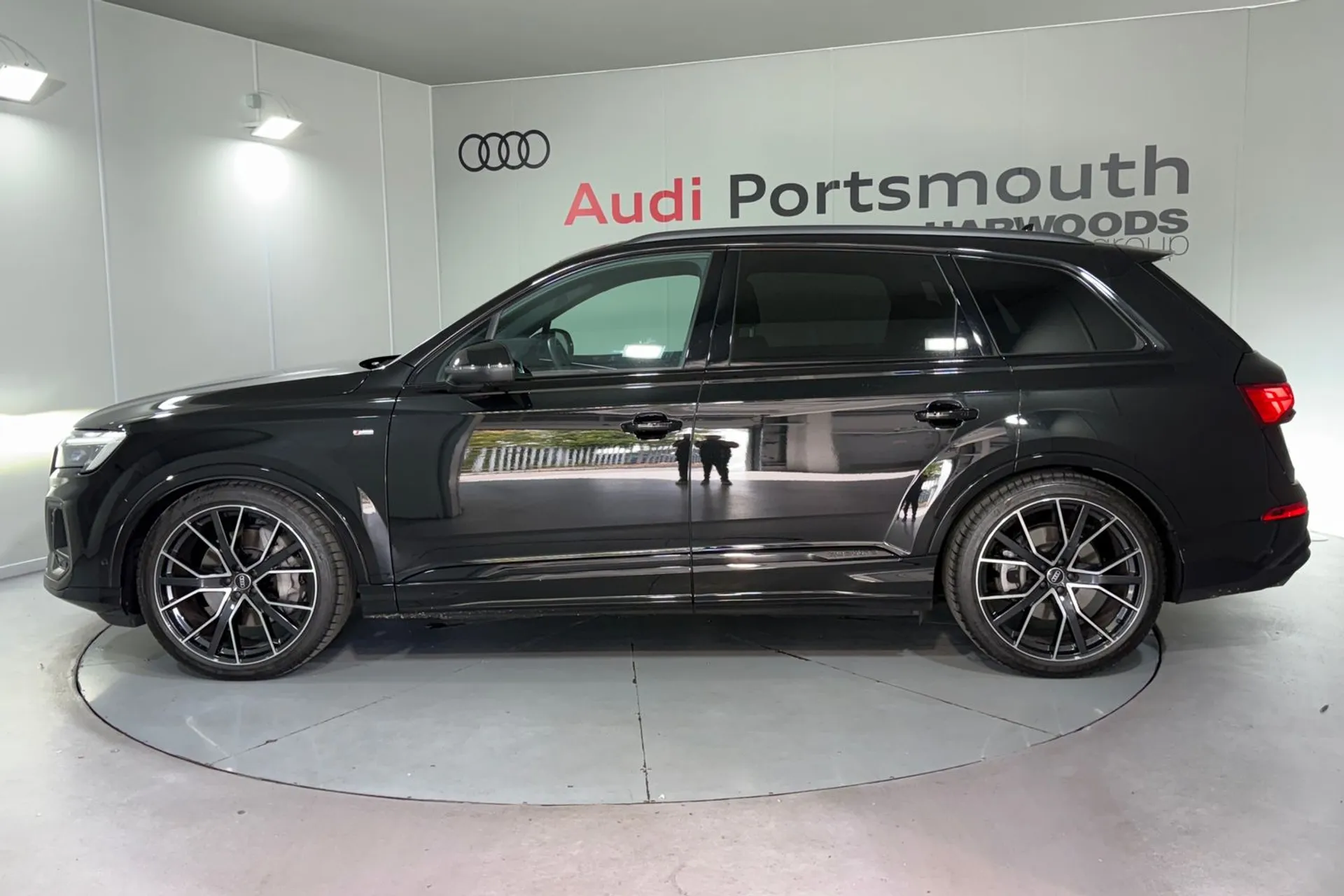 Audi Q7 thumbnail image number 15