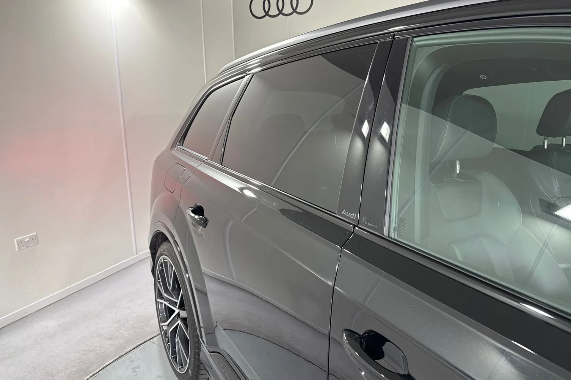 Audi Q7 thumbnail image number 21