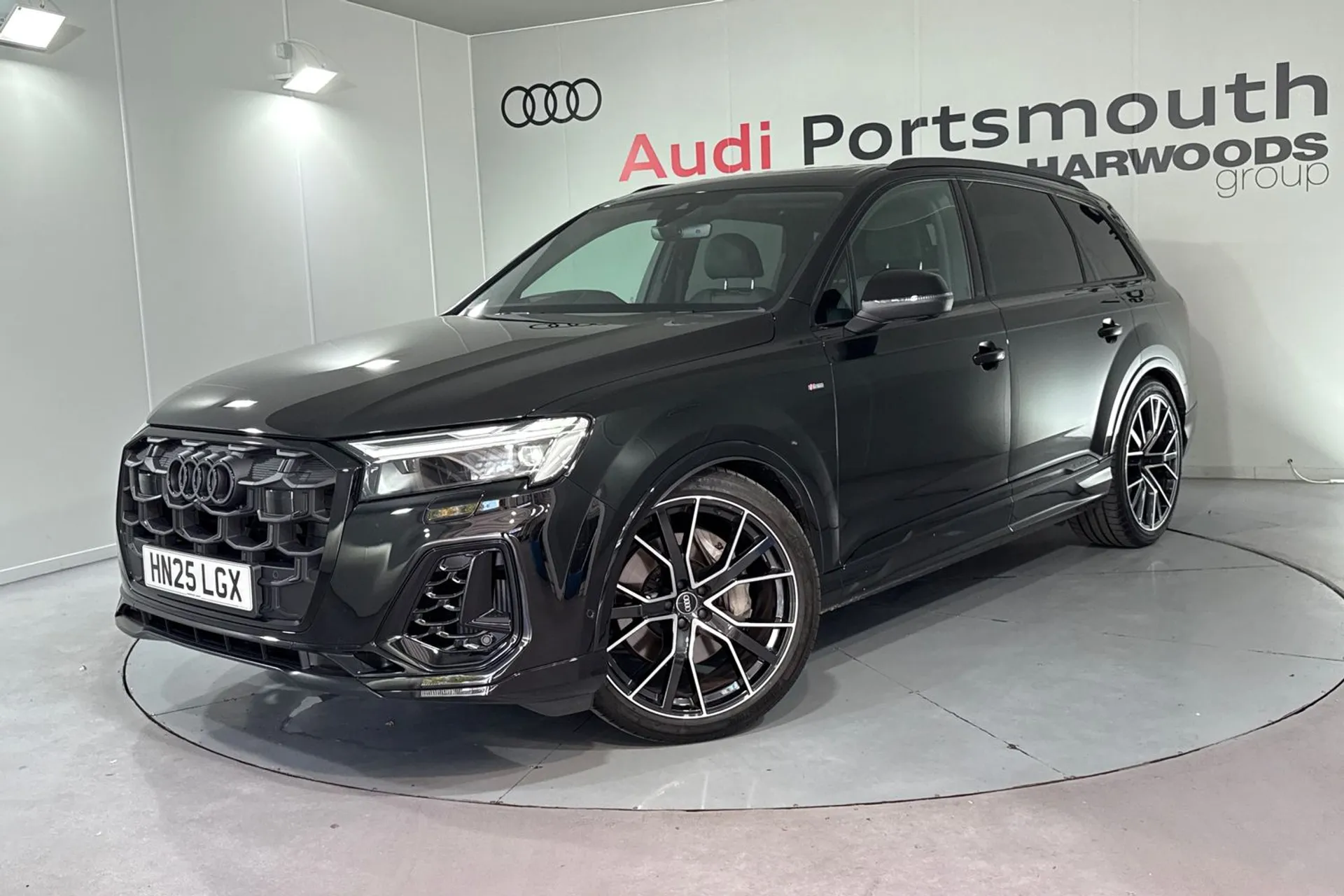 Audi Q7 thumbnail image number 16