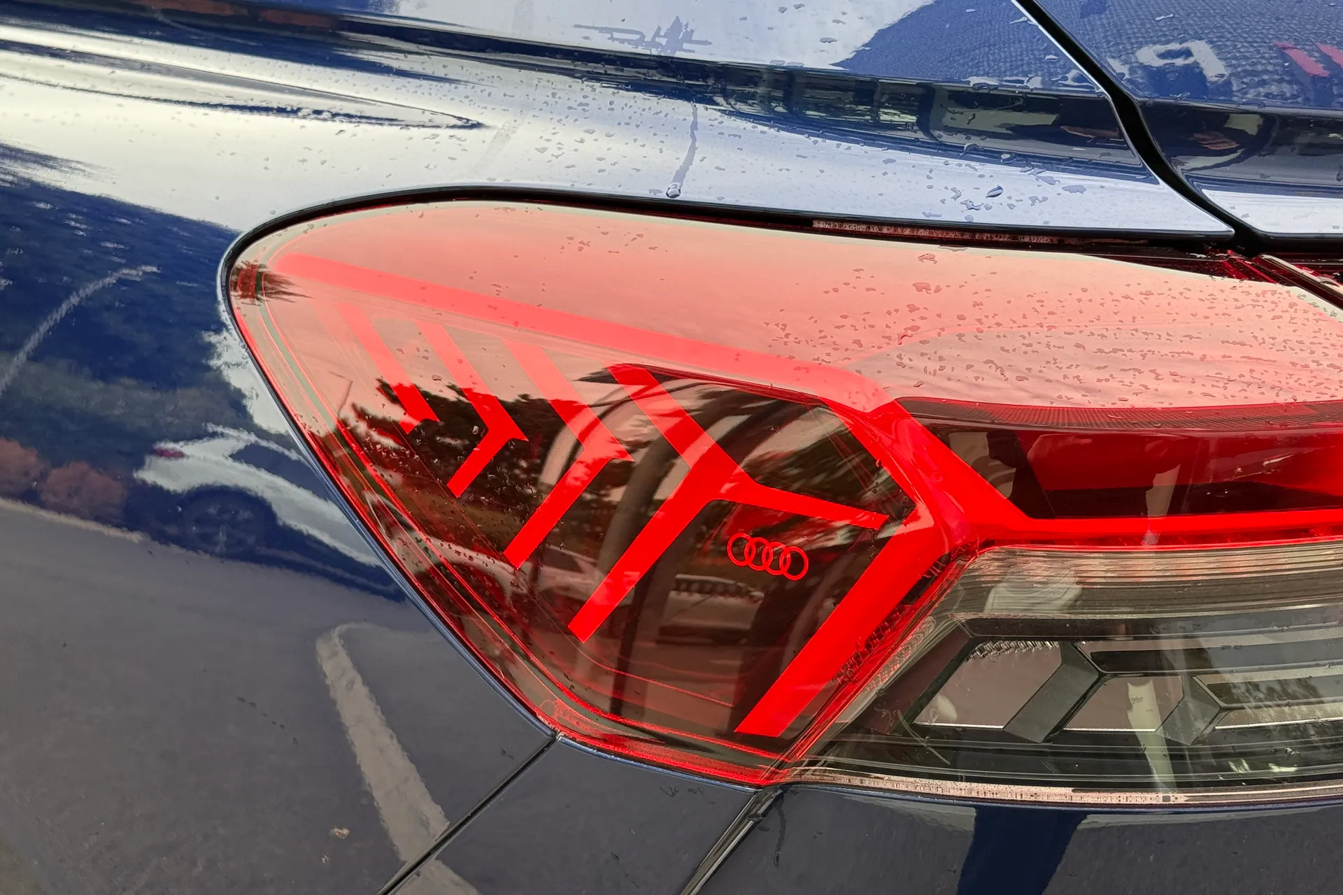 Audi Q4 thumbnail image number 35