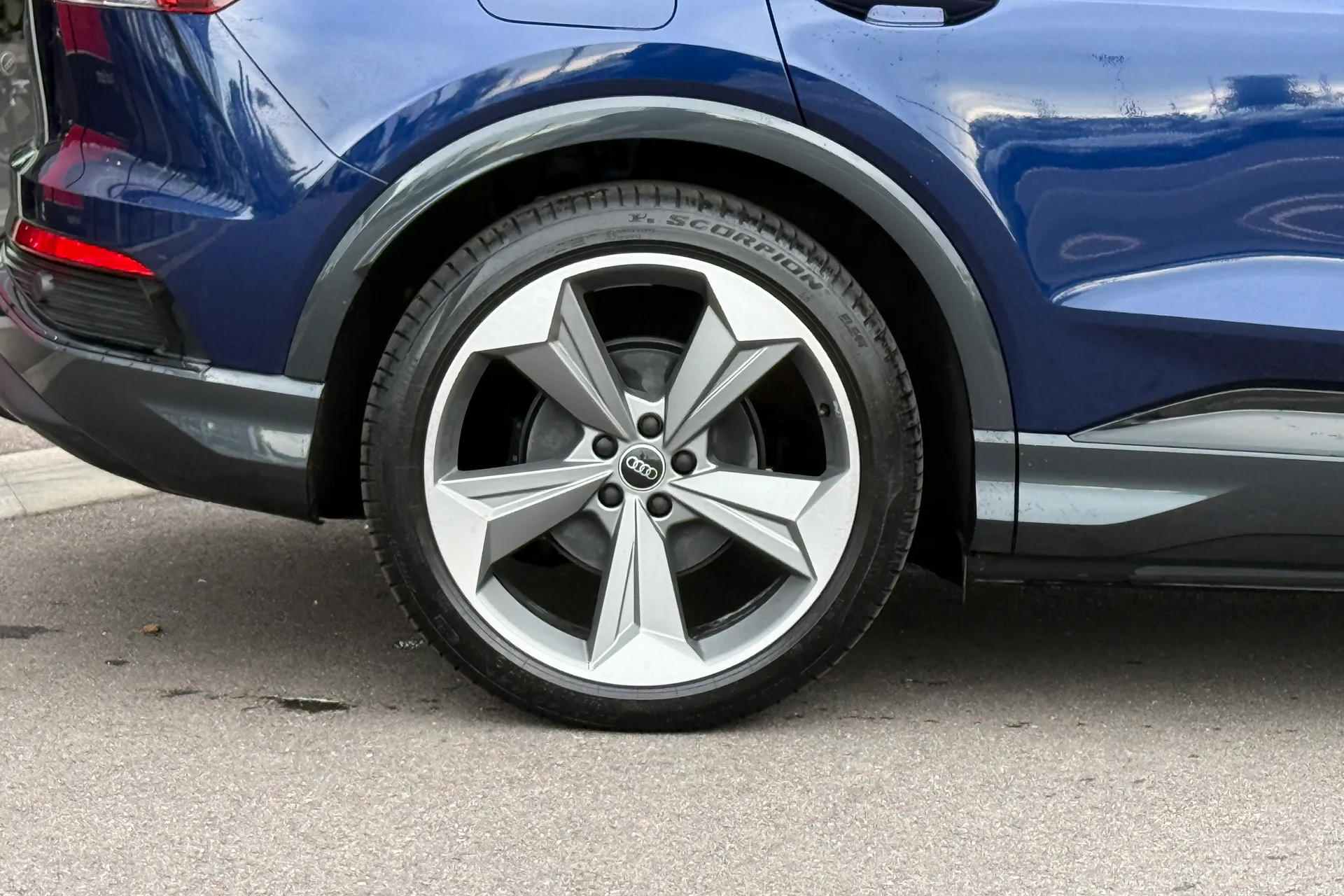 Audi Q4 thumbnail image number 20