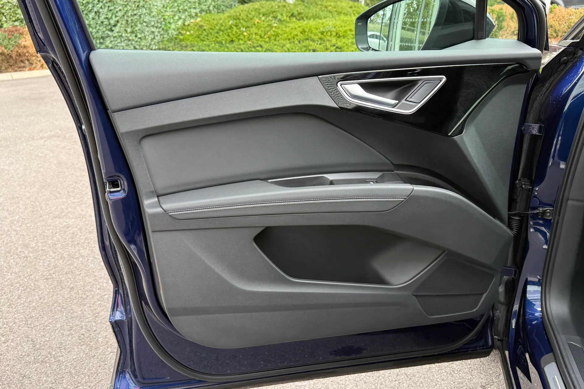 Audi Q4 thumbnail image number 33