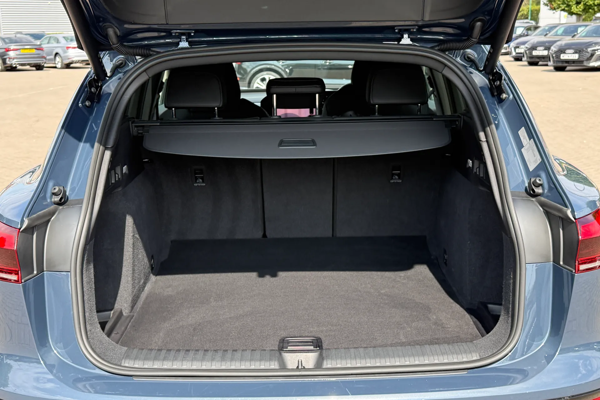 Audi Q6 thumbnail image number 44