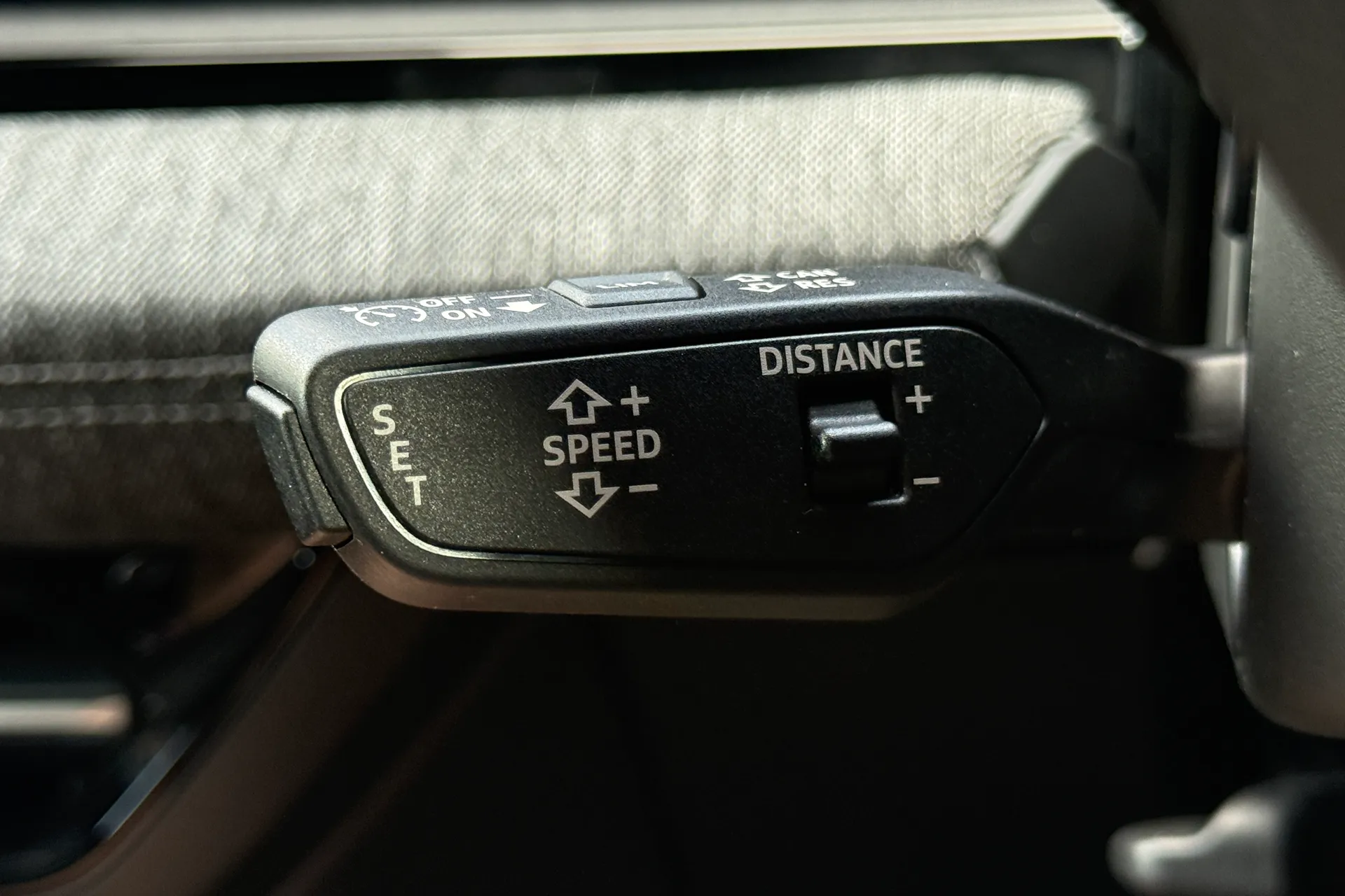 Audi Q6 thumbnail image number 24