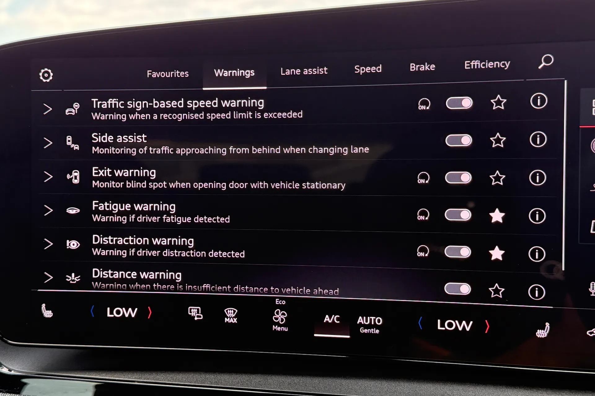 Audi Q6 thumbnail image number 16