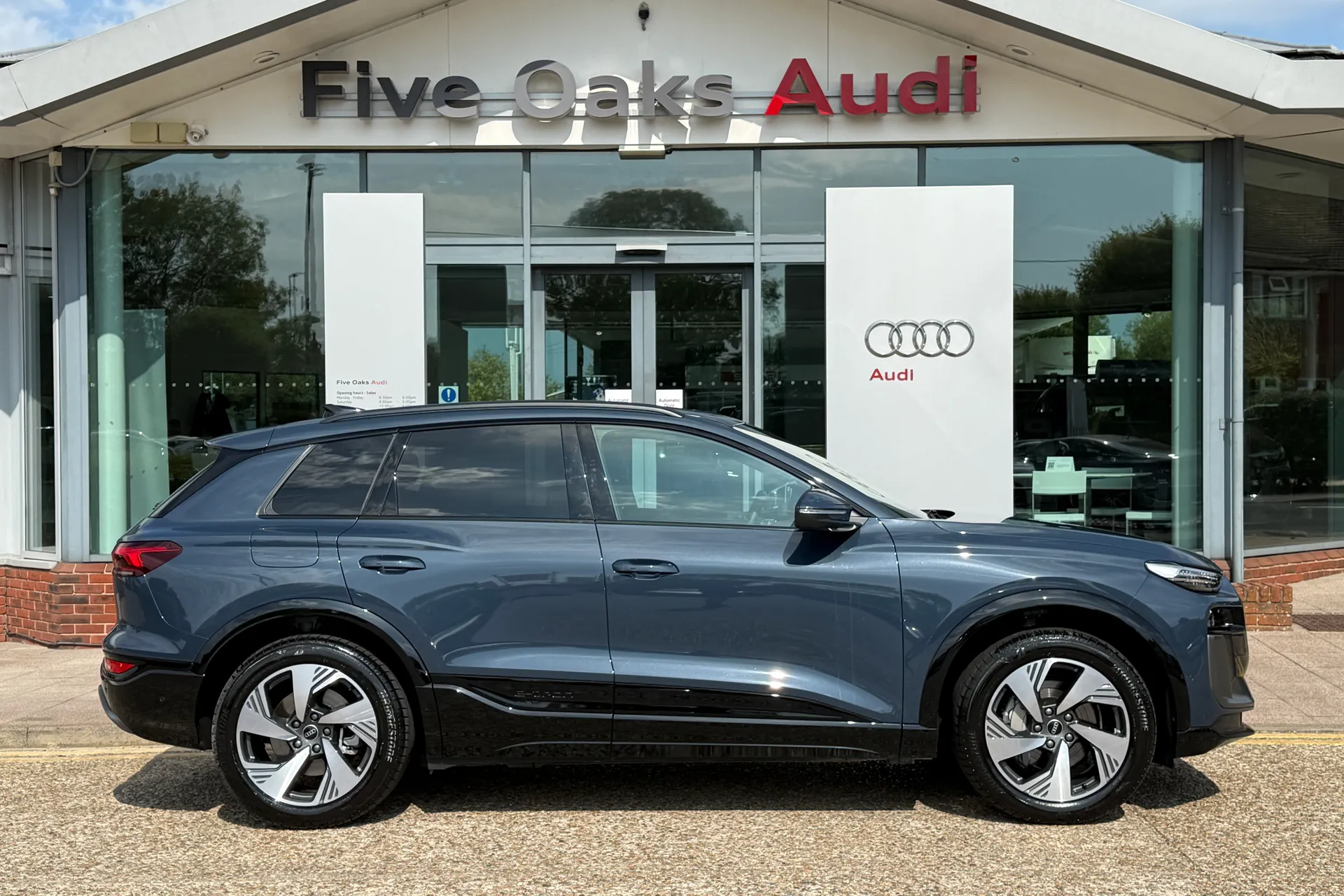 Audi Q6 thumbnail image number 2