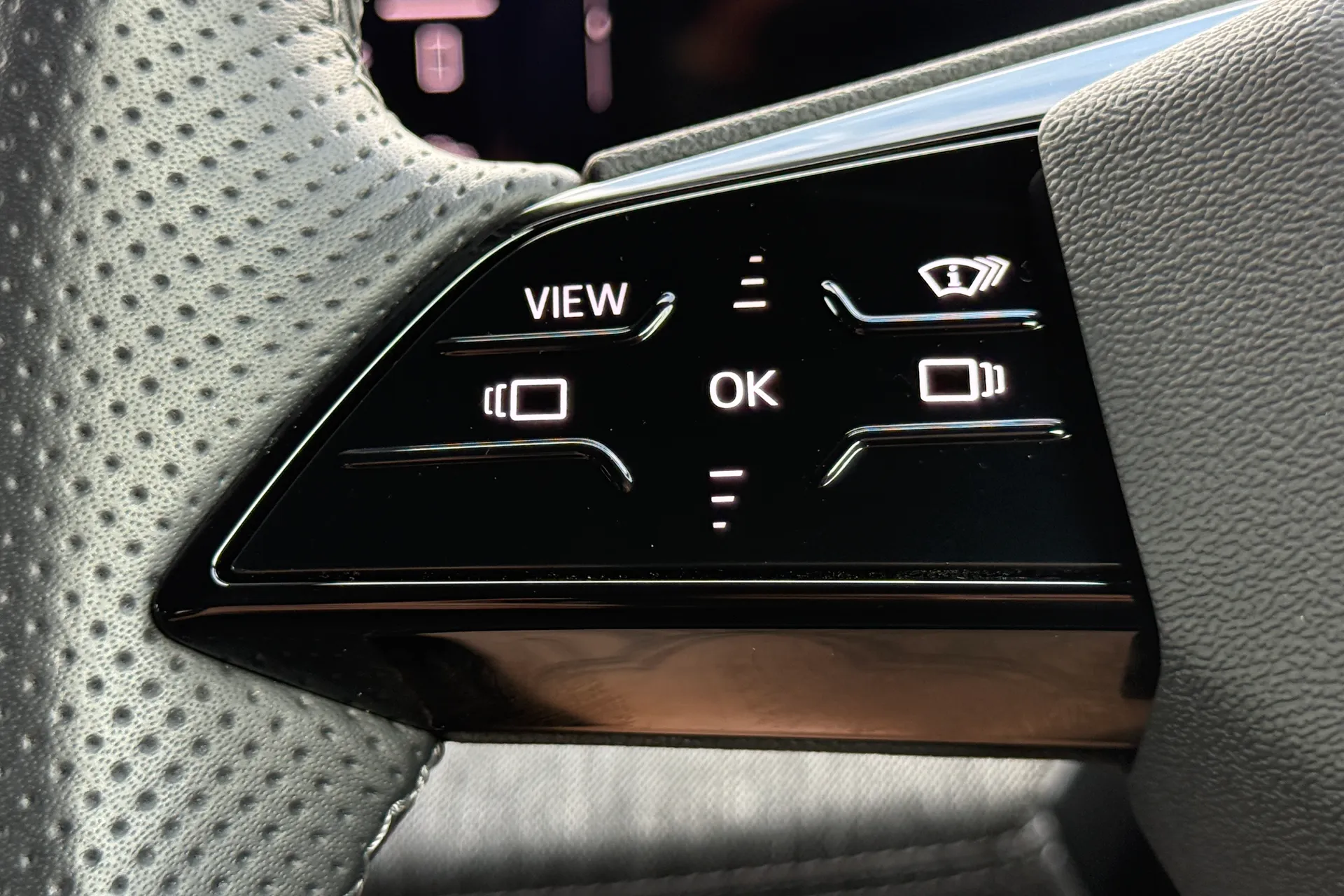 Audi Q6 thumbnail image number 28