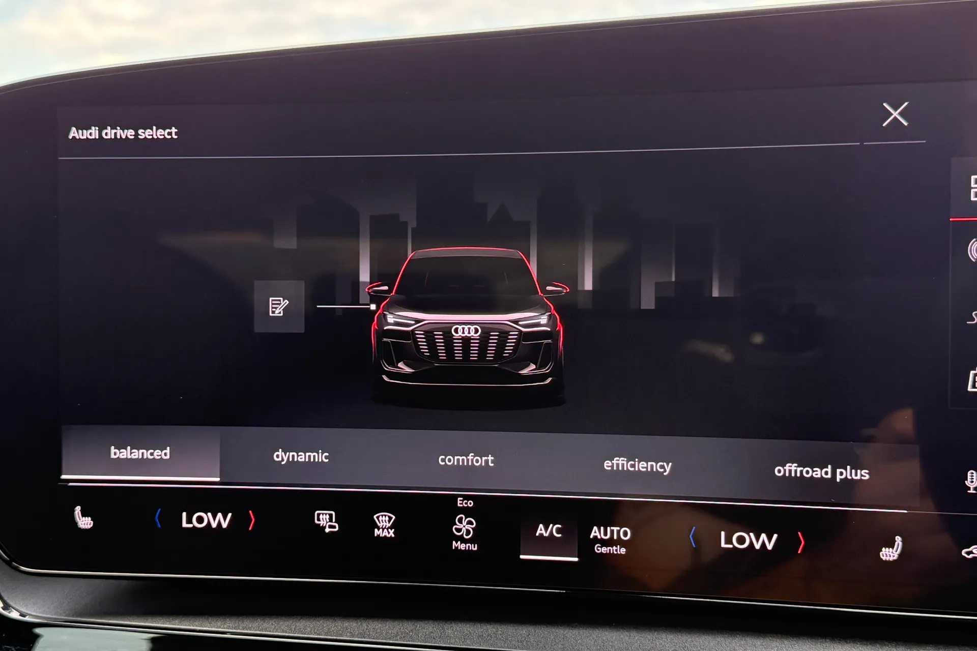 Audi Q6 thumbnail image number 15