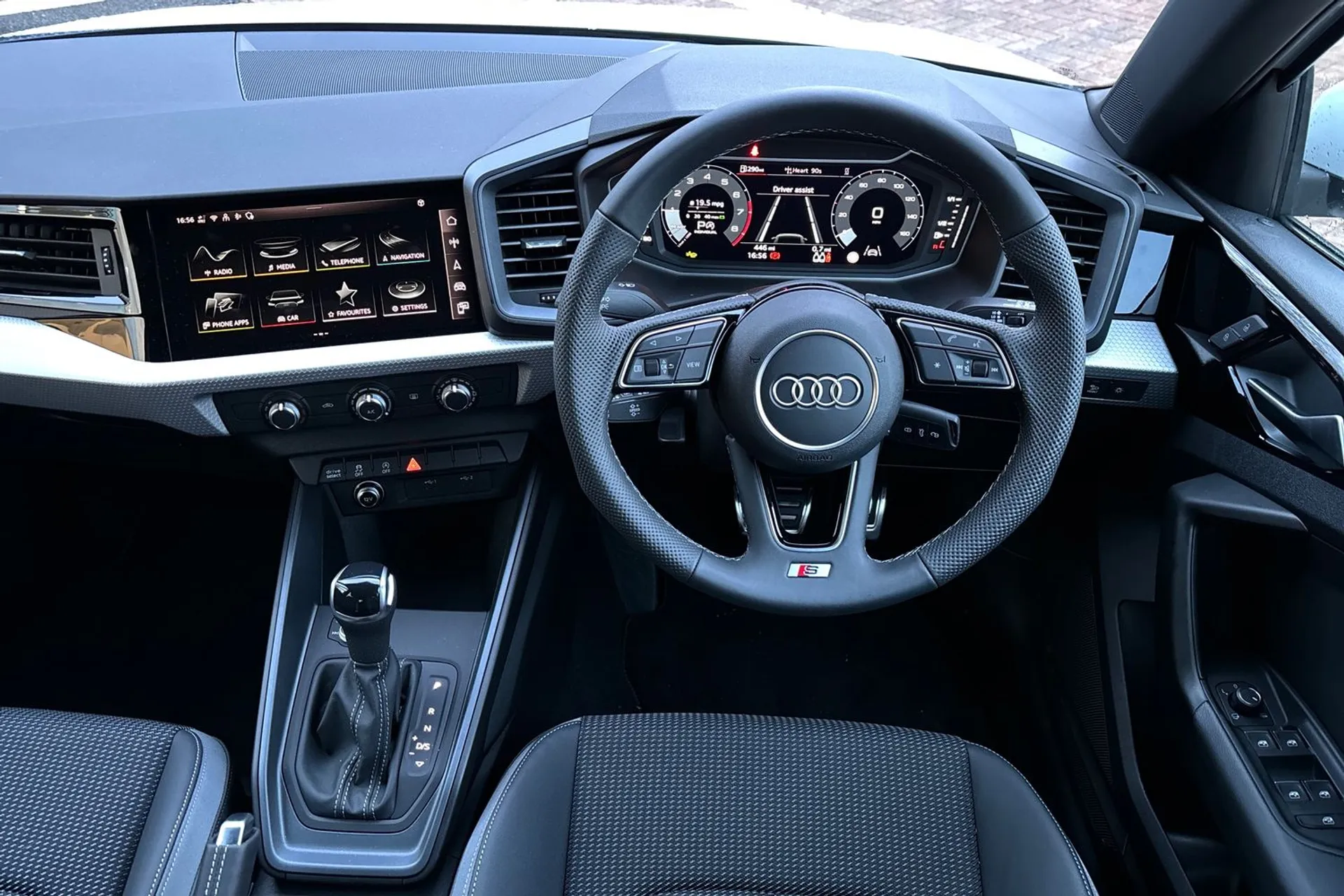 Audi A1 thumbnail image number 33