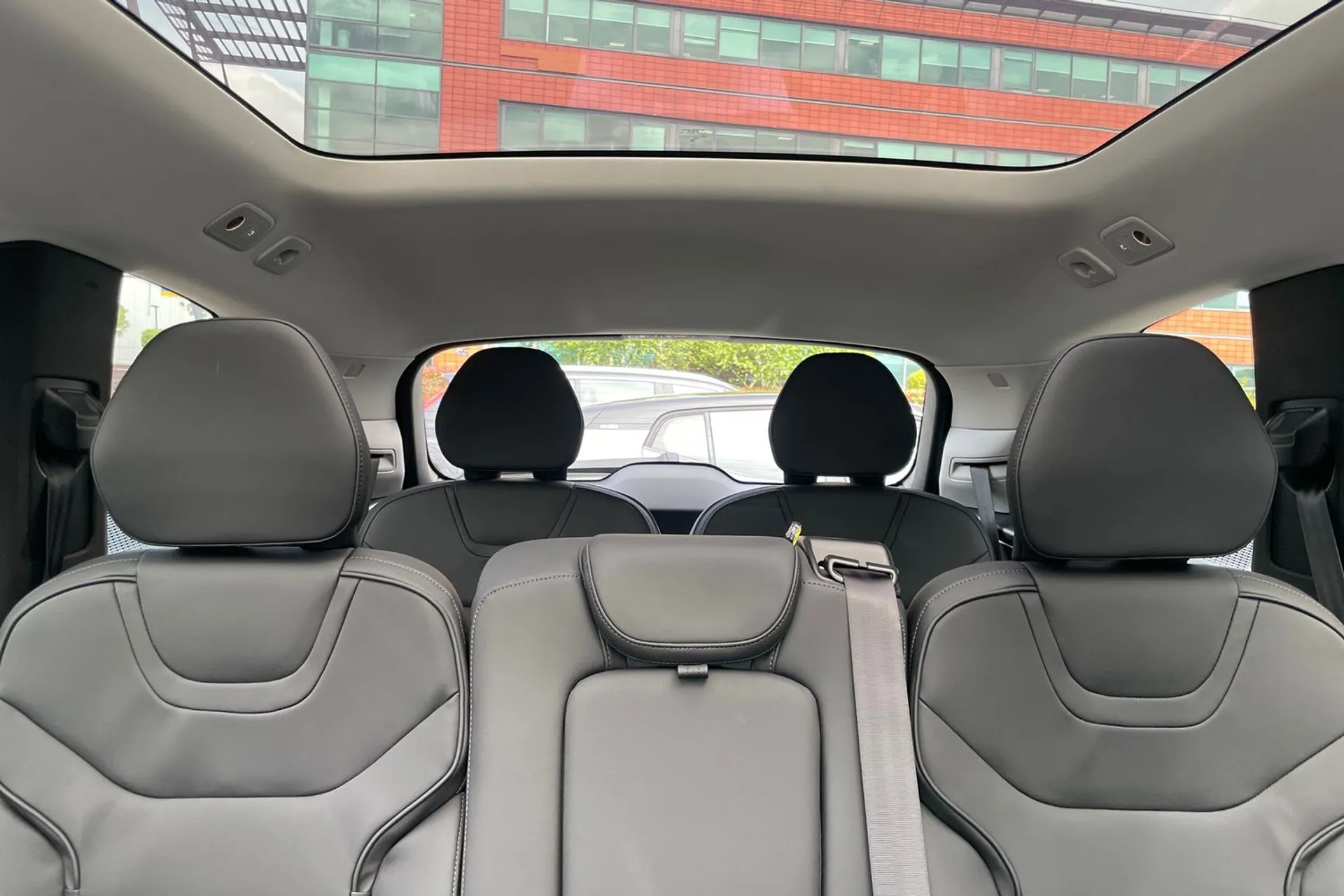 Volvo EX90 thumbnail image number 6