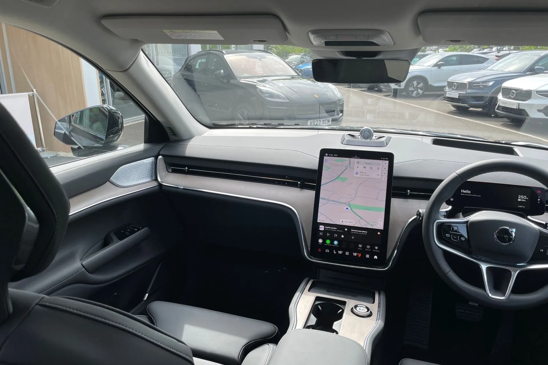Volvo EX90 thumbnail image number 36