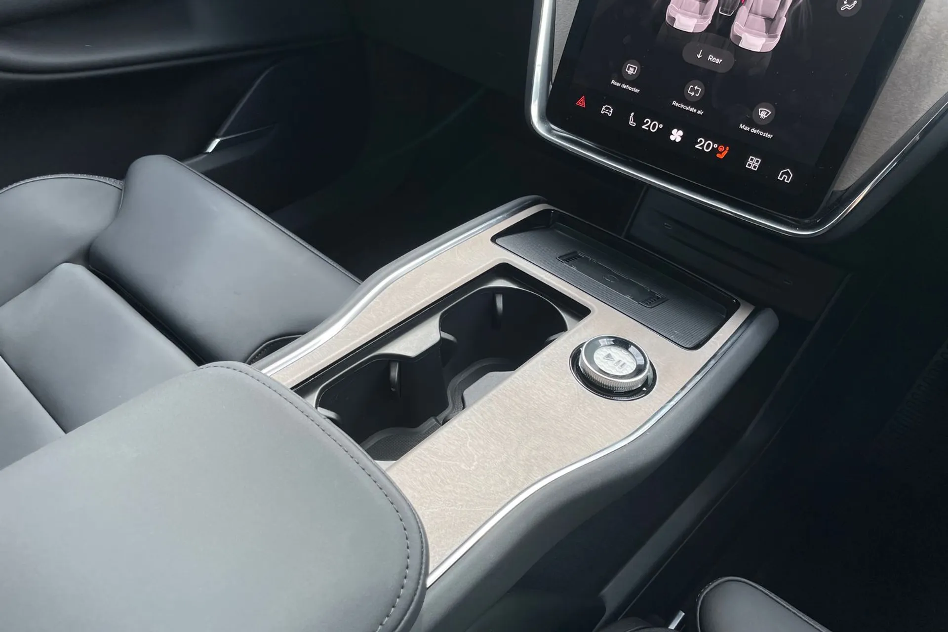 Volvo EX90 thumbnail image number 51