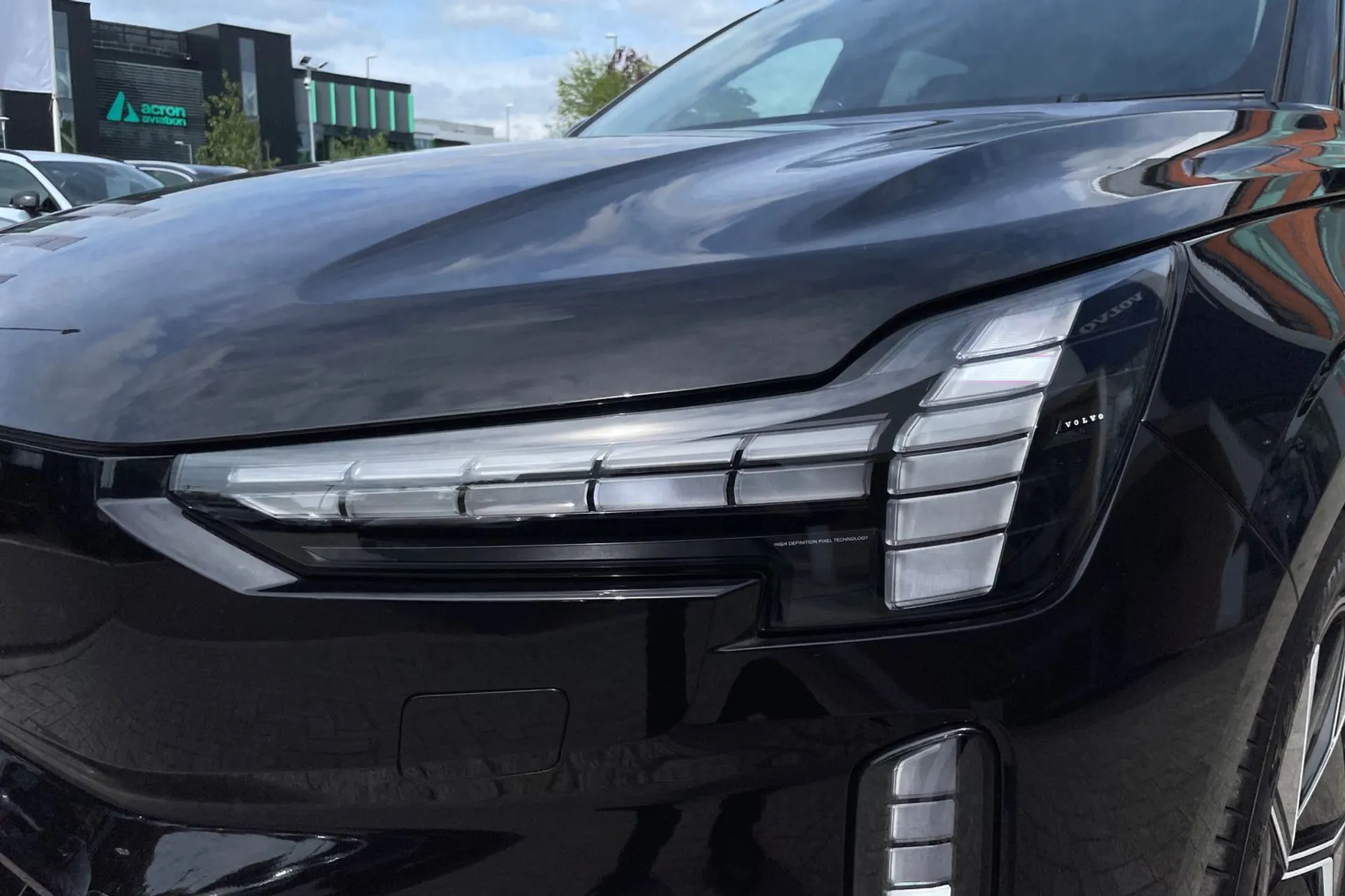 Volvo EX90 thumbnail image number 14