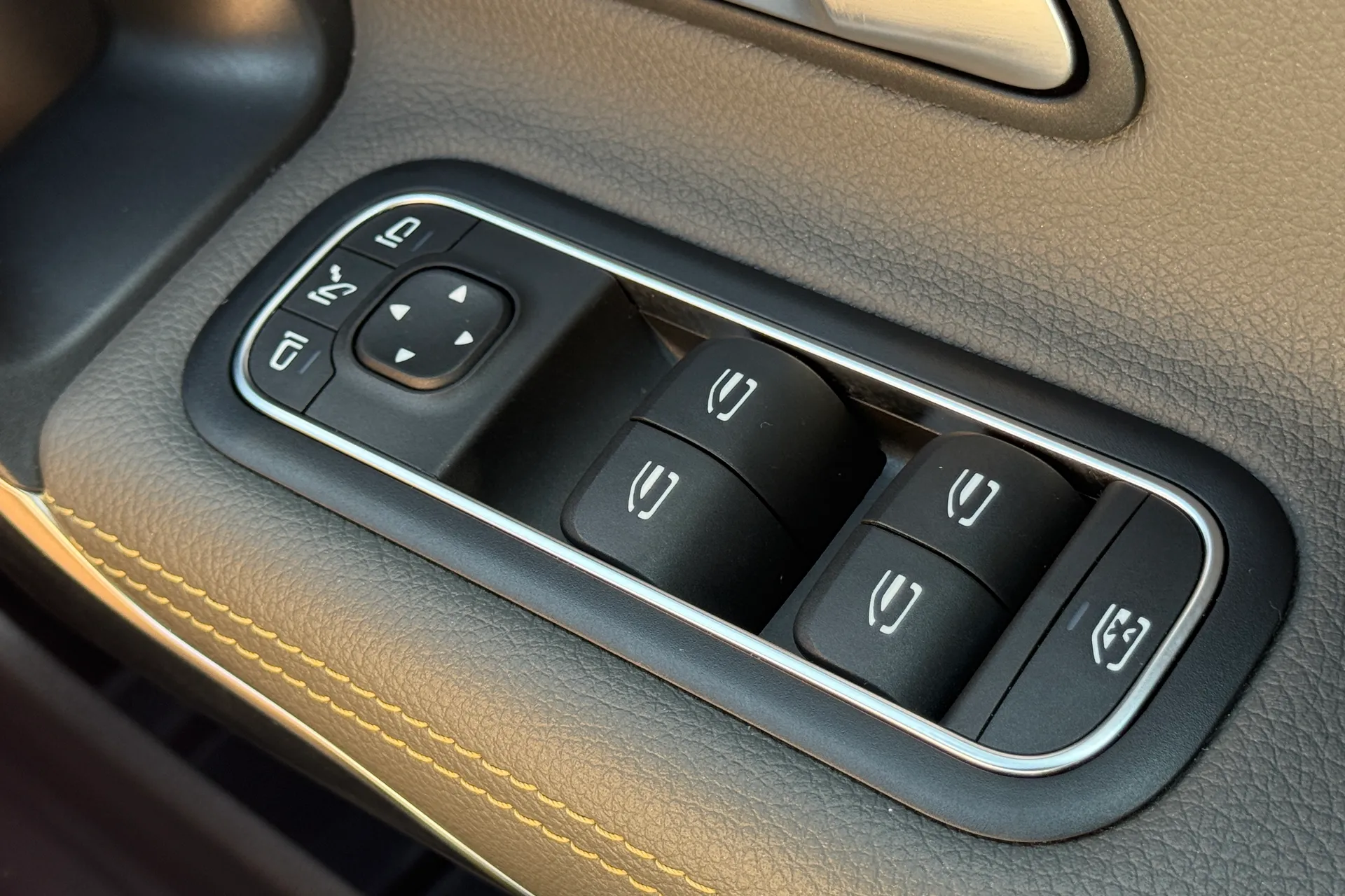 MERCEDES-BENZ A CLASS thumbnail image number 18