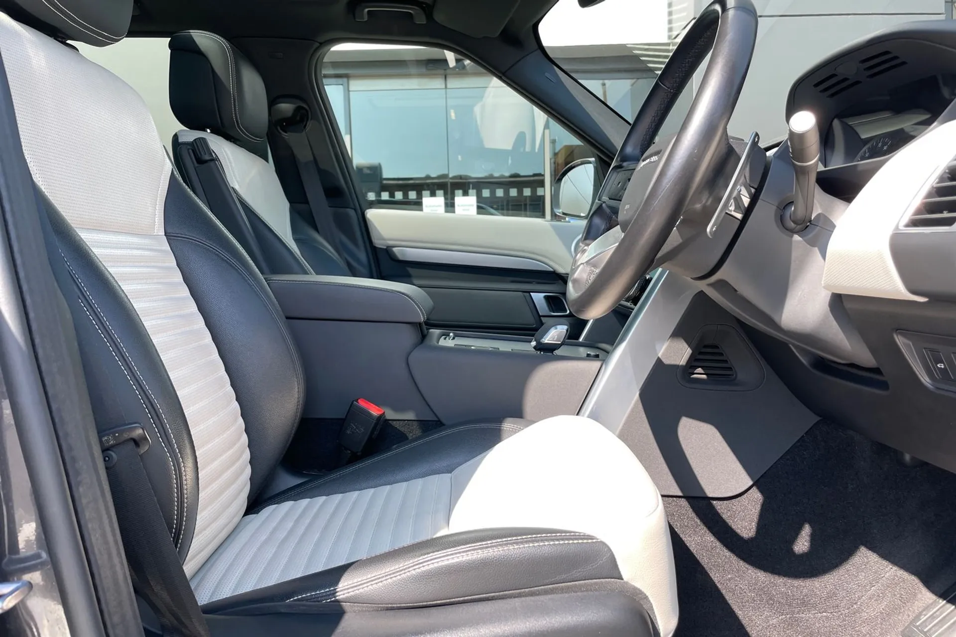 LAND ROVER DISCOVERY thumbnail image number 18