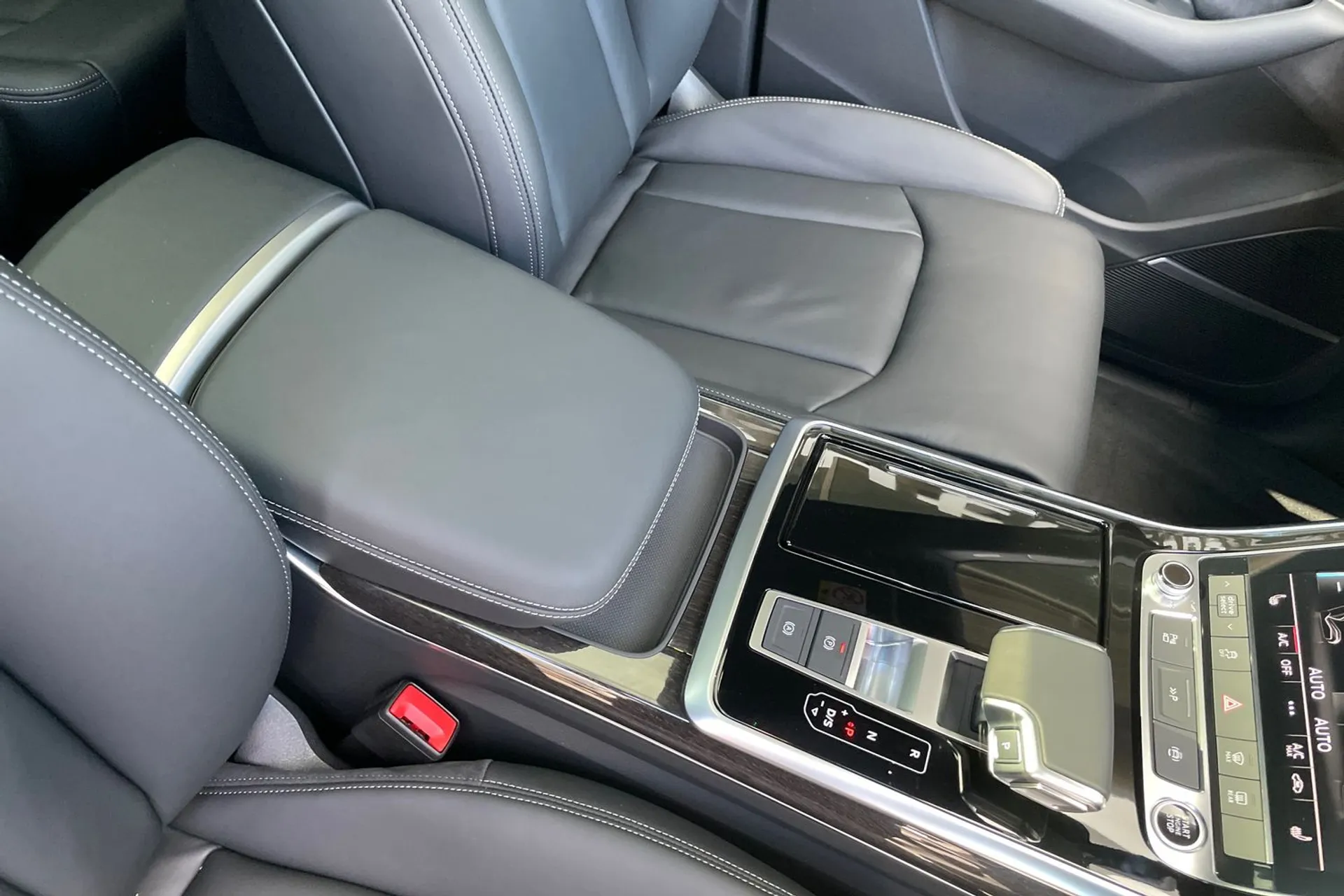 Audi Q7 thumbnail image number 40