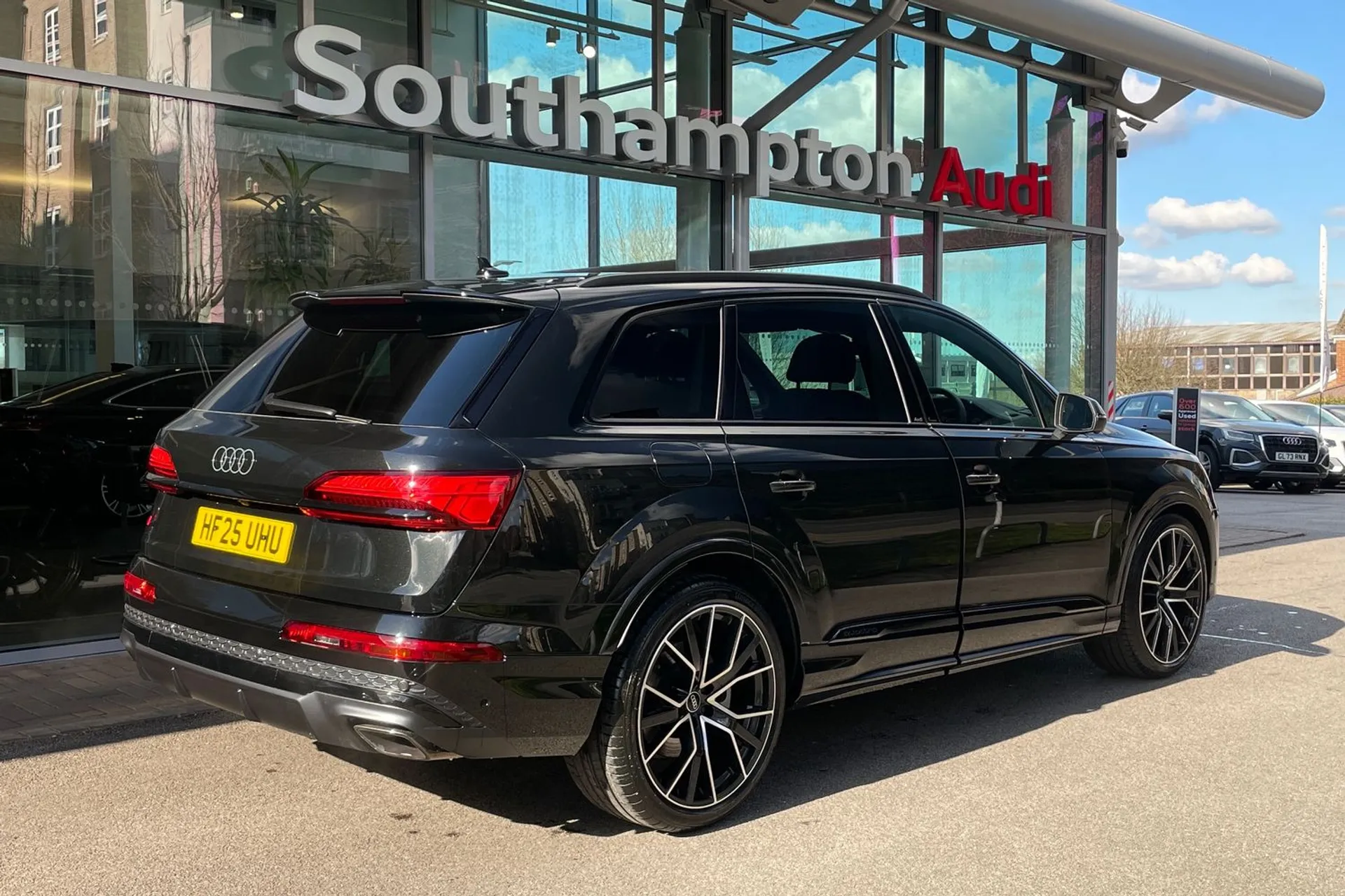Audi Q7 thumbnail image number 3