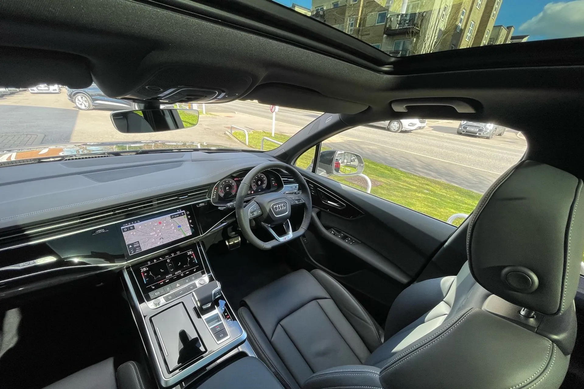 Audi Q7 thumbnail image number 31