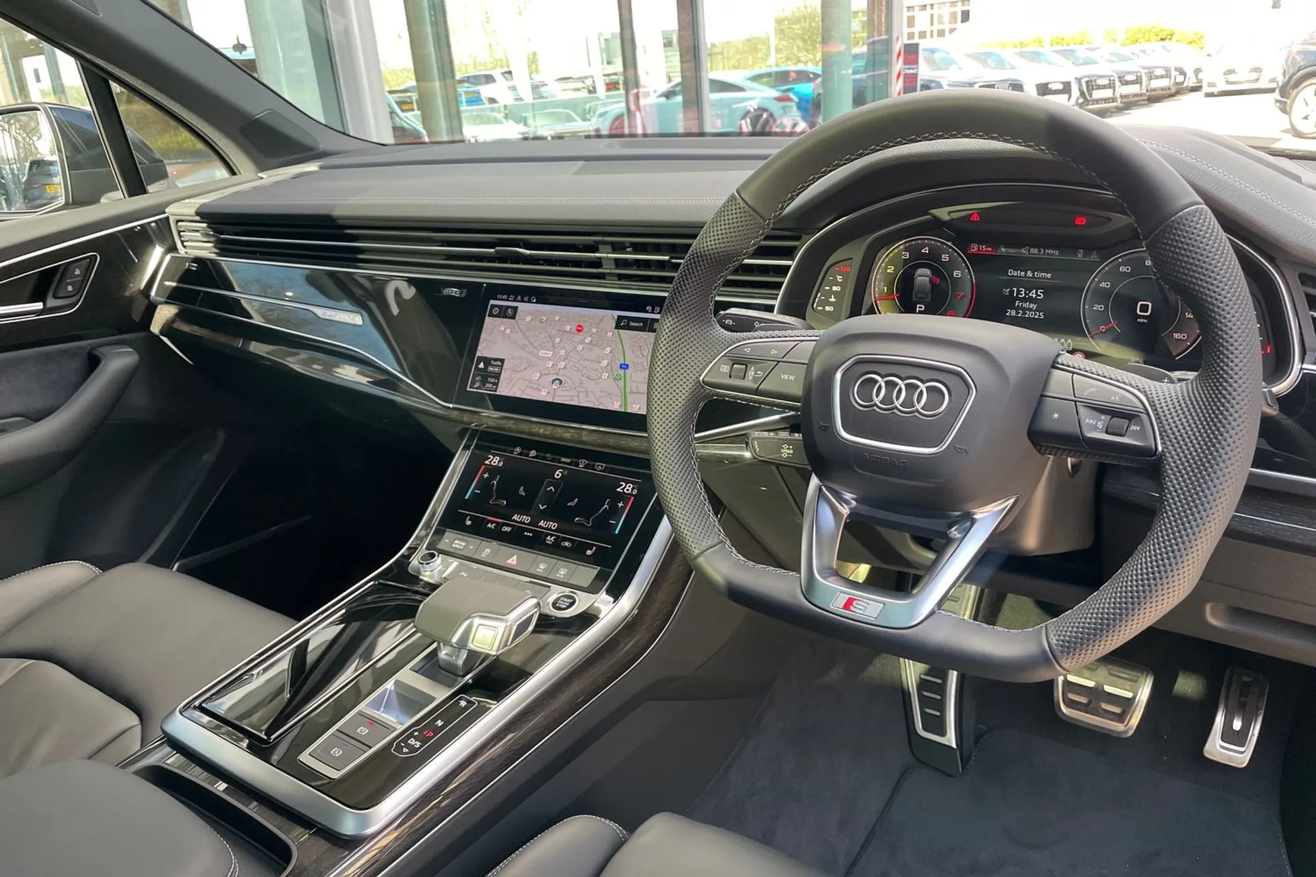 Audi Q7 thumbnail image number 23