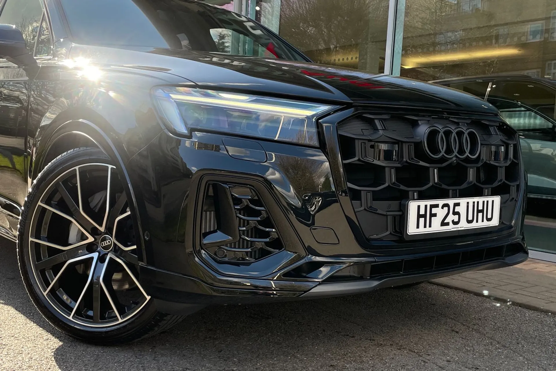 Audi Q7 thumbnail image number 2