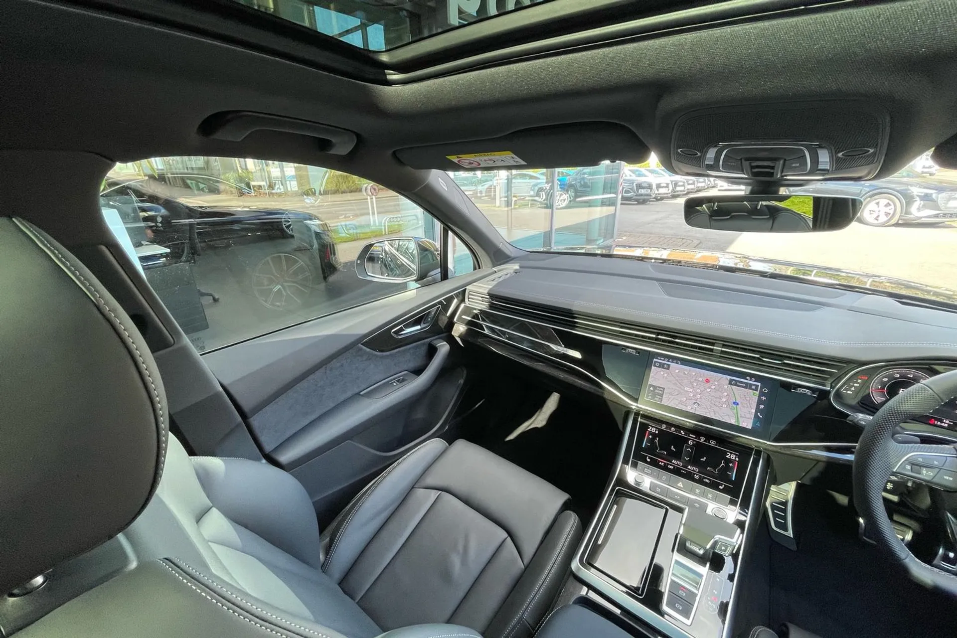 Audi Q7 thumbnail image number 30
