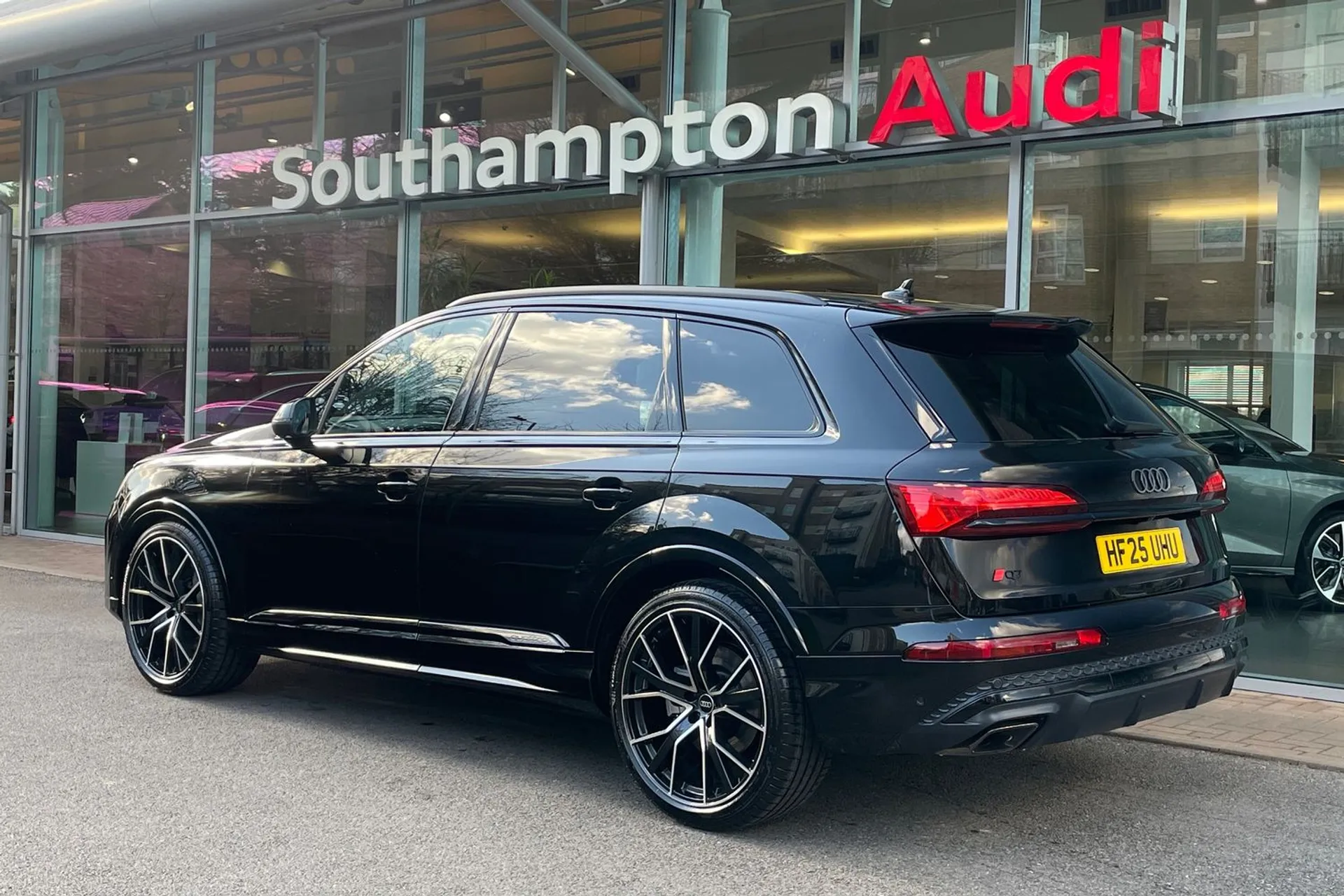 Audi Q7 thumbnail image number 6