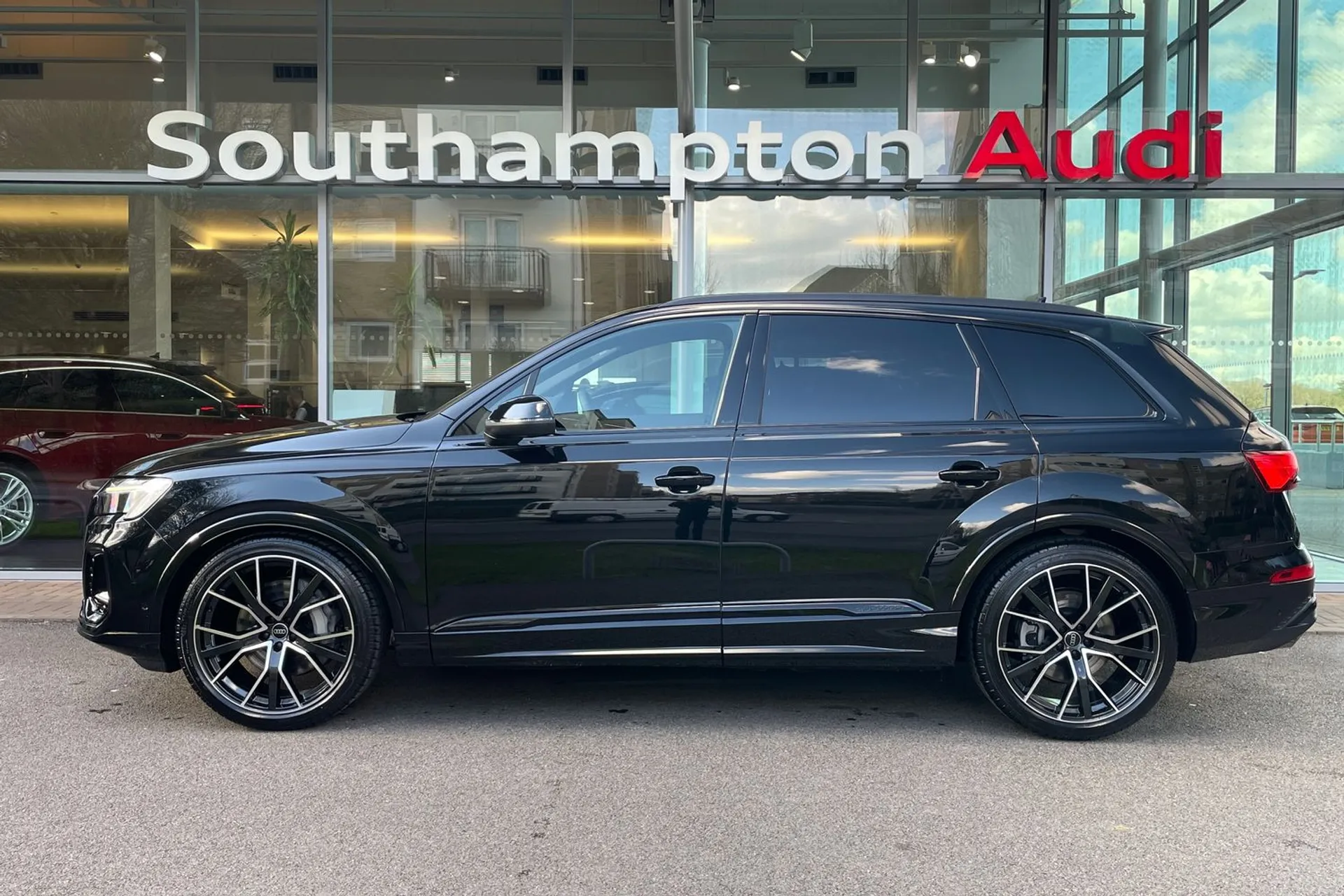 Audi Q7 thumbnail image number 7