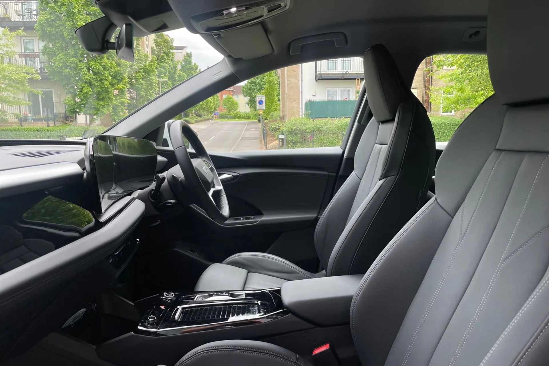 Audi Q6 thumbnail image number 27