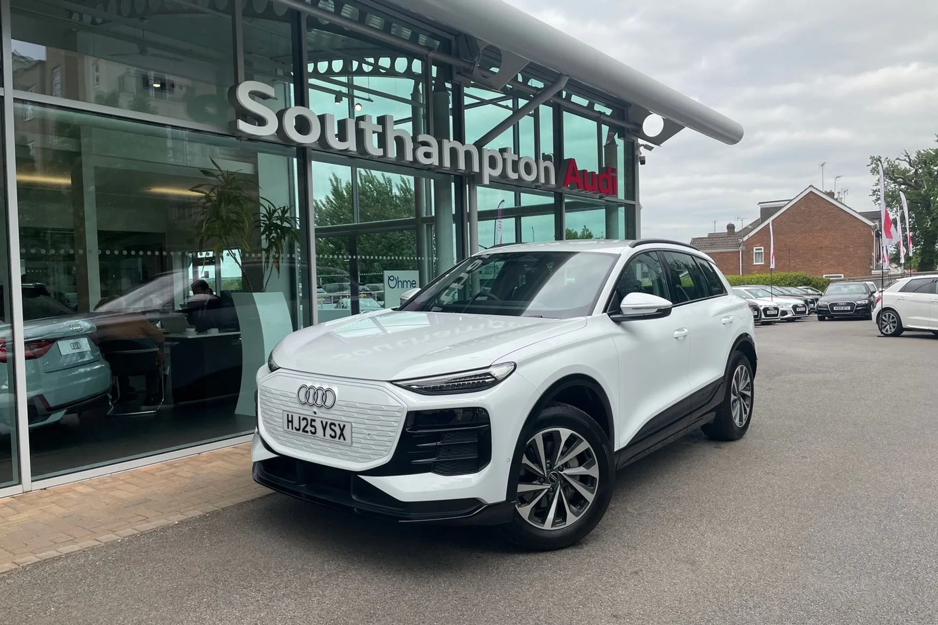 Audi Q6 thumbnail image number 9