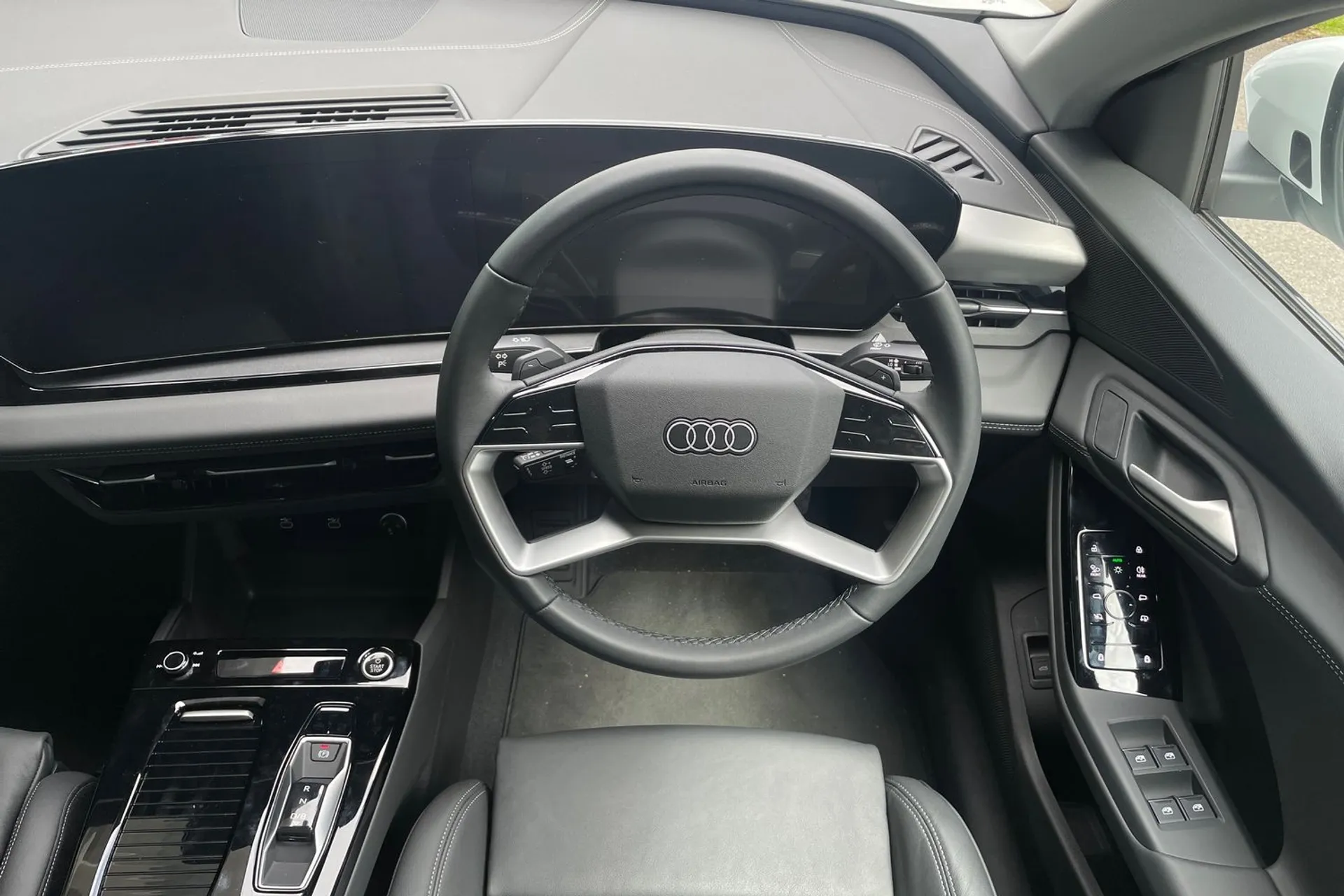 Audi Q6 thumbnail image number 33