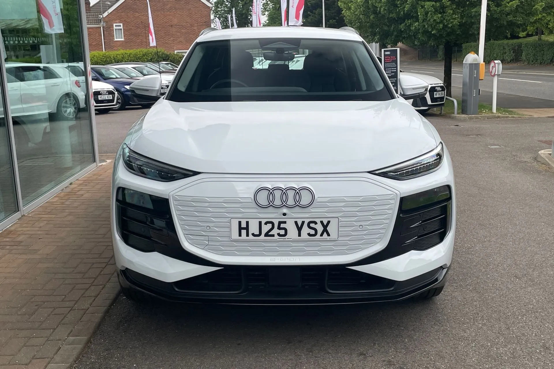 Audi Q6 thumbnail image number 10