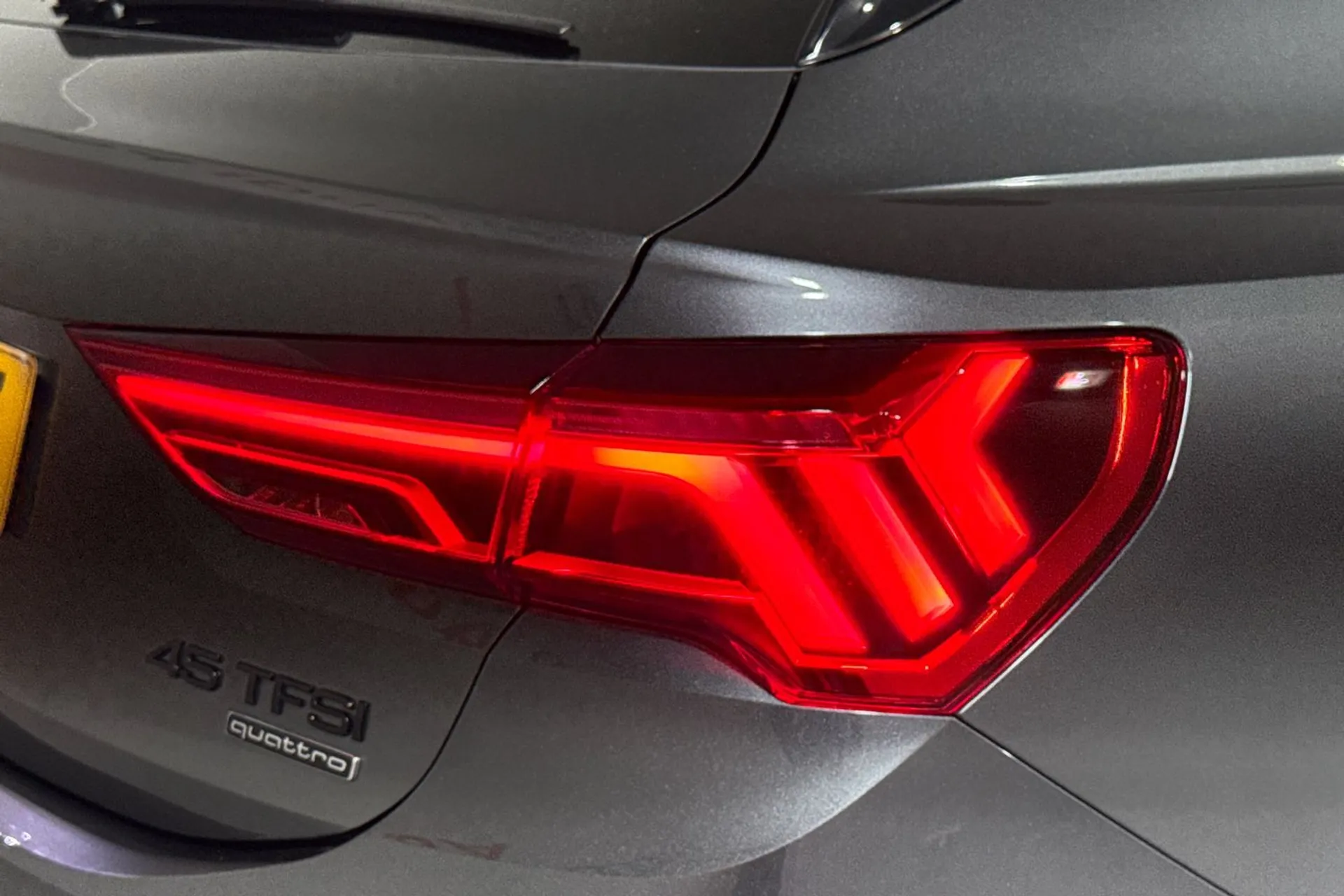 Audi Q3 thumbnail image number 17