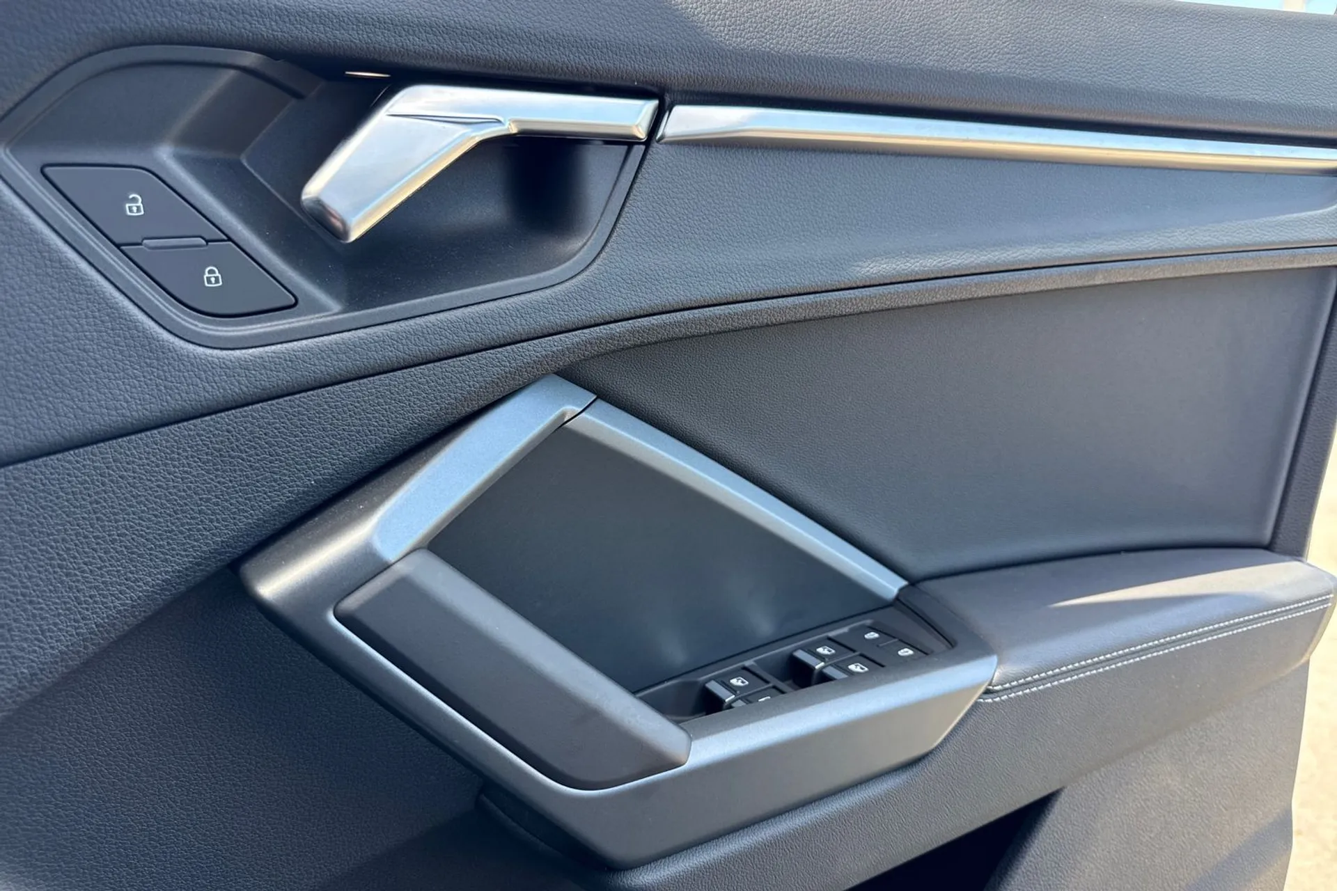 Audi Q3 thumbnail image number 44