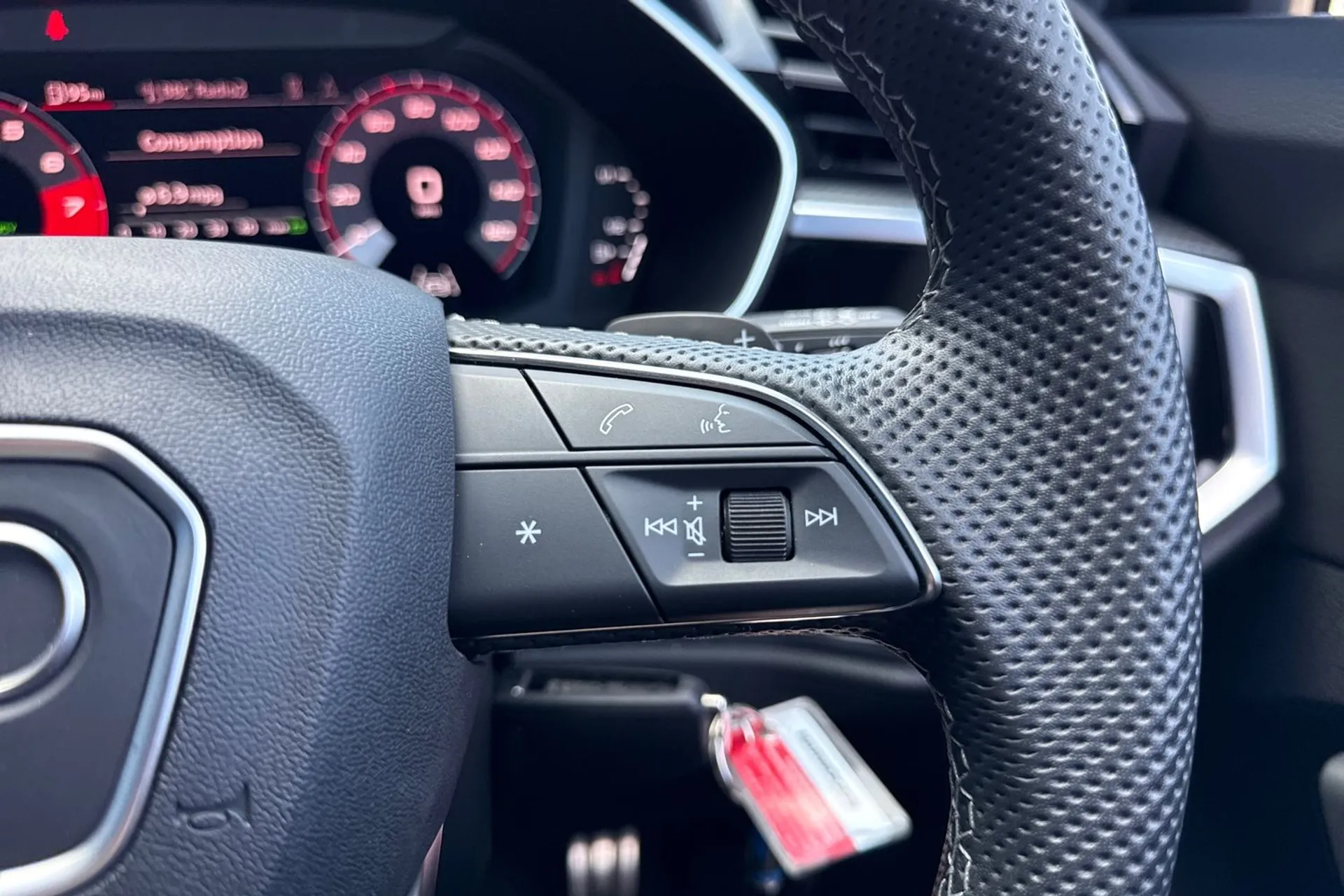 Audi Q3 thumbnail image number 42