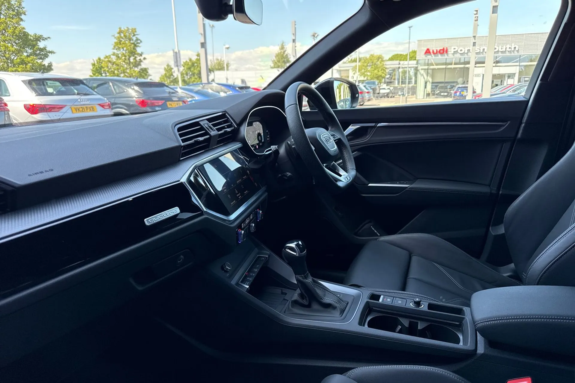 Audi Q3 thumbnail image number 28