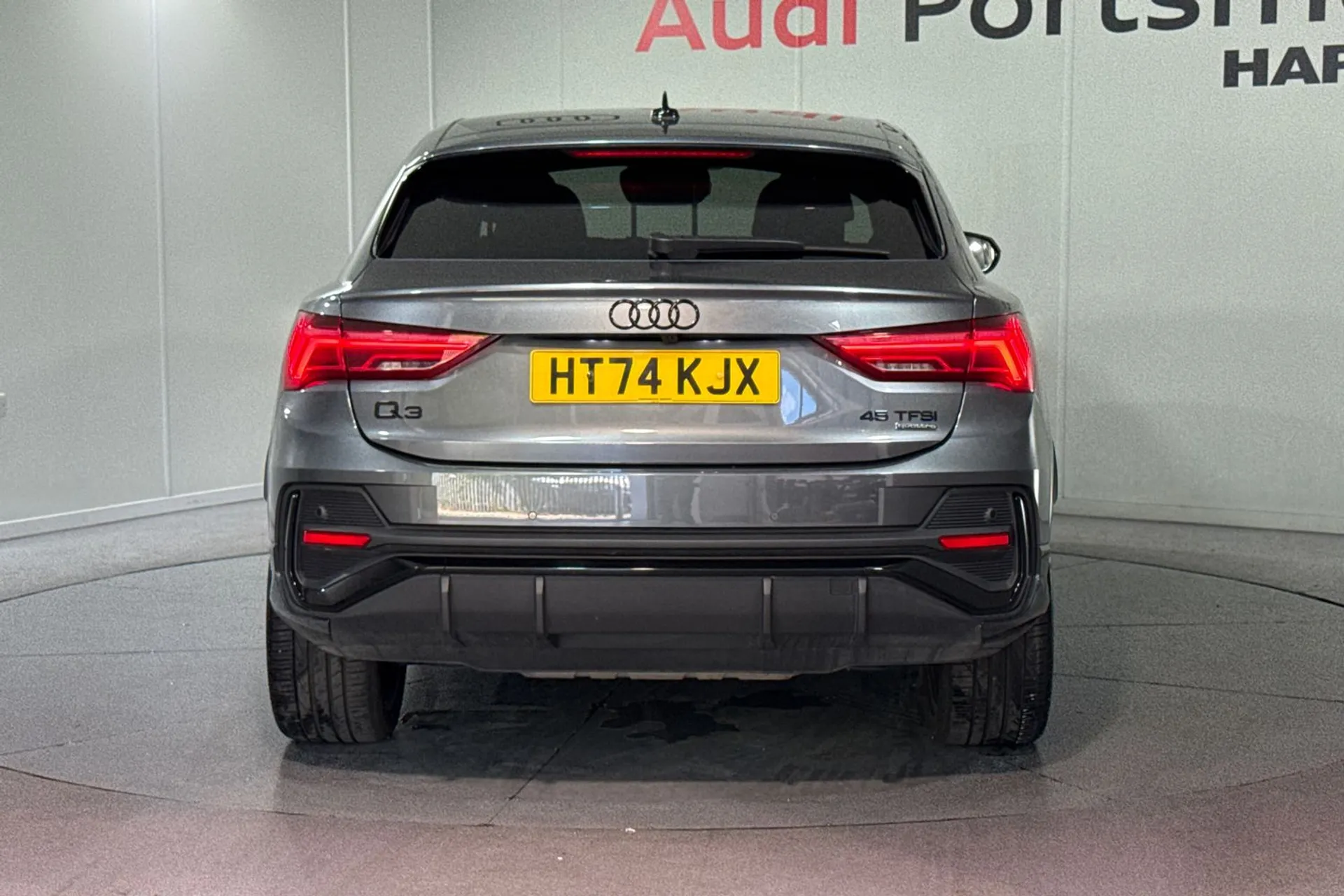 Audi Q3 thumbnail image number 7