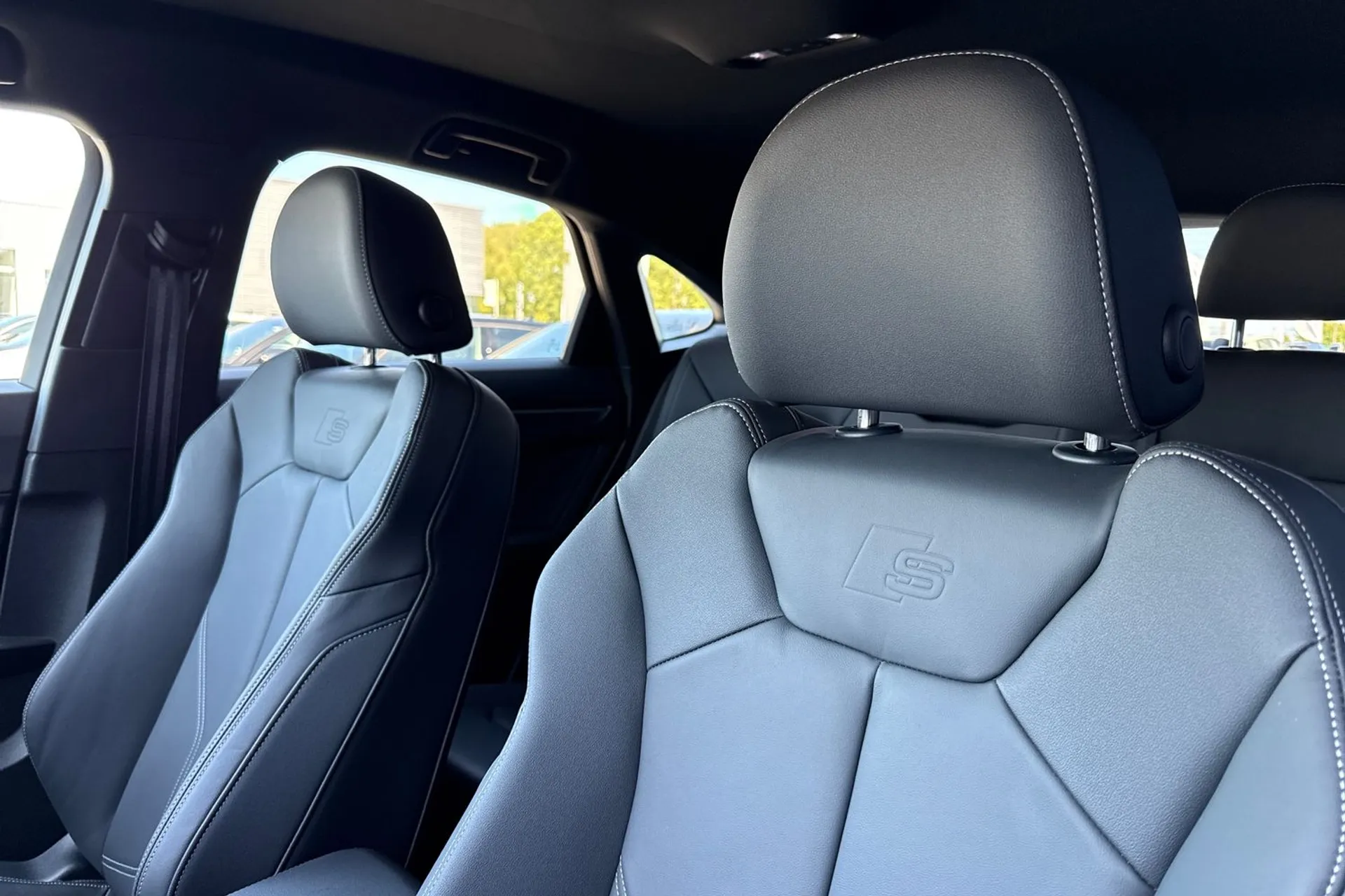 Audi Q3 thumbnail image number 57